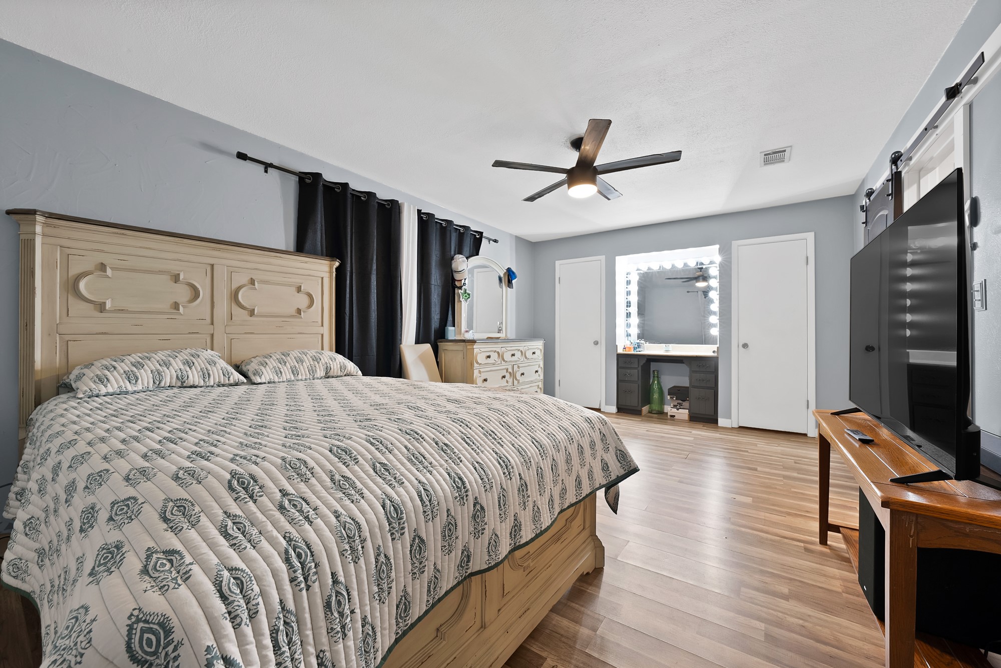 126 Oak Lane Burleson TX 76028