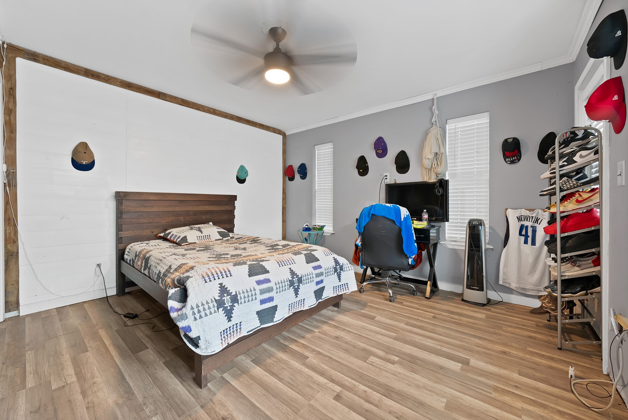 126 Oak Lane Burleson TX 76028
