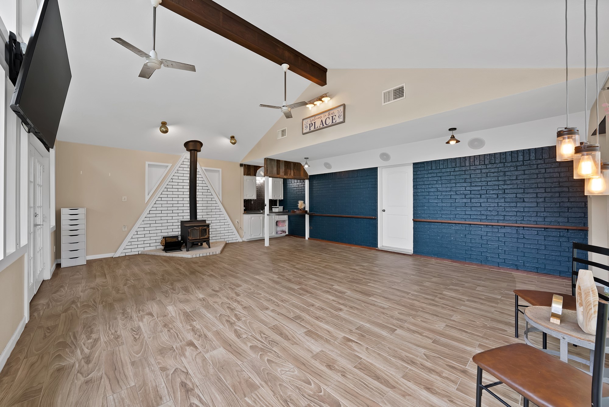 126 Oak Lane Burleson TX 76028