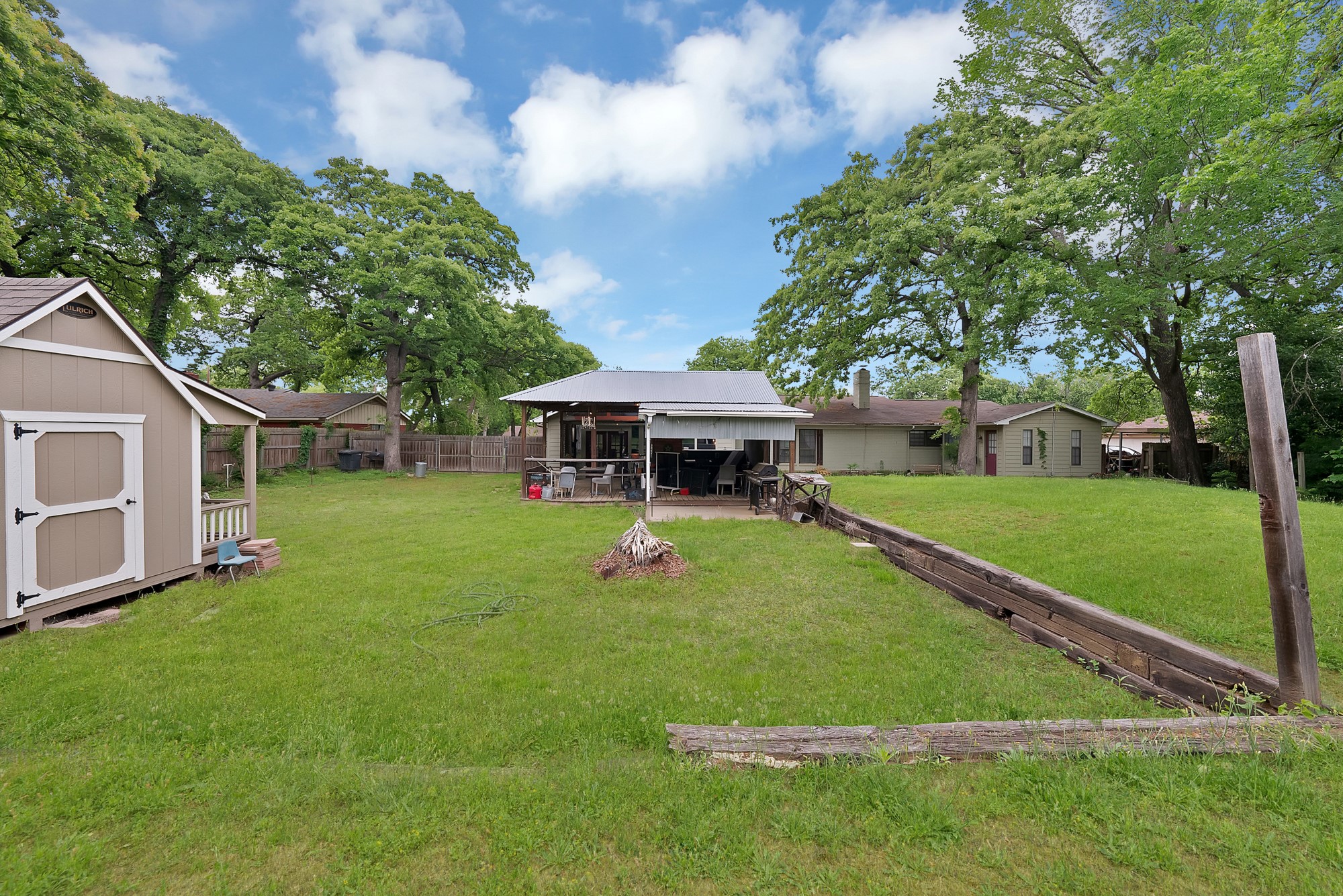 126 Oak Lane Burleson TX 76028