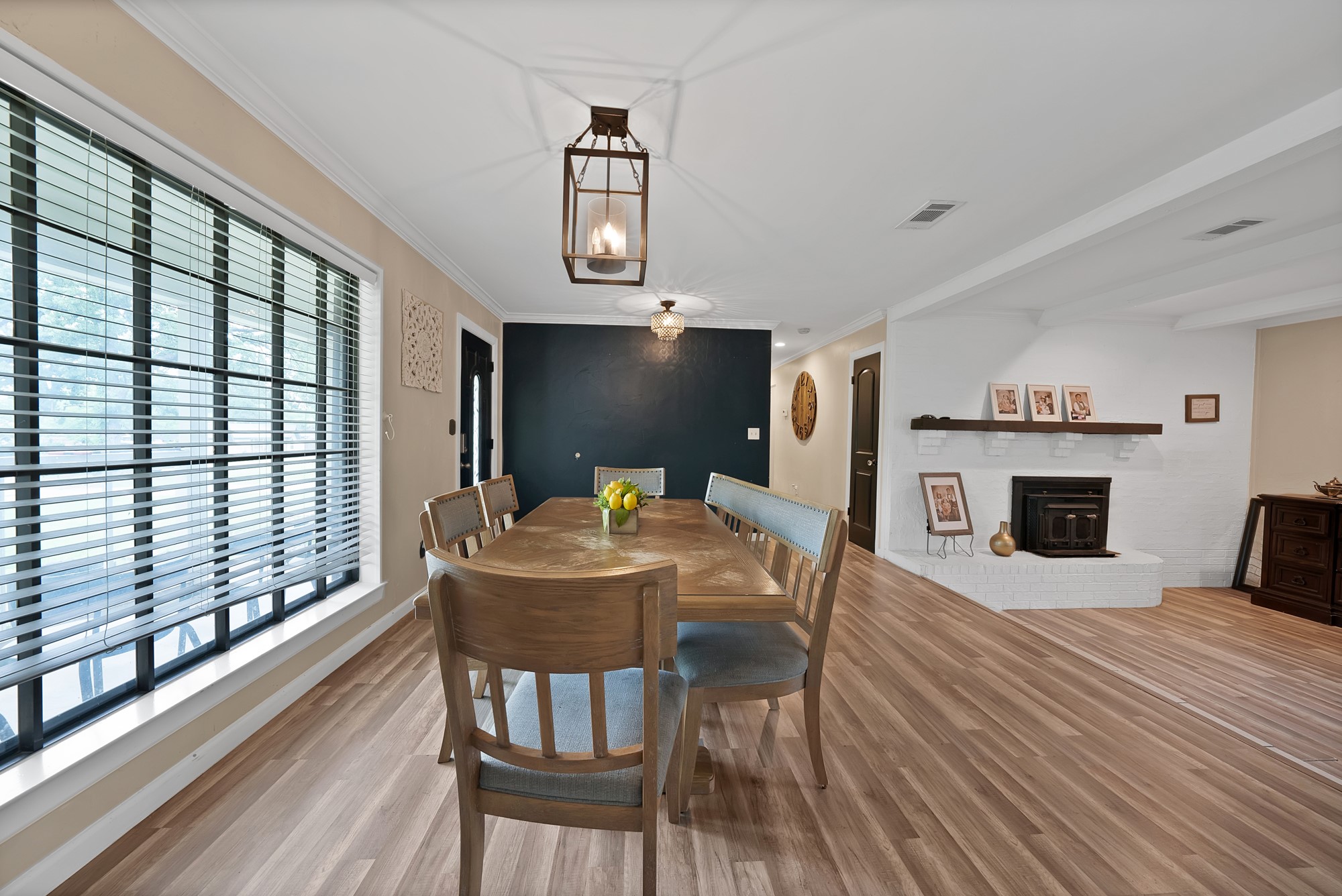 126 Oak Lane Burleson TX 76028