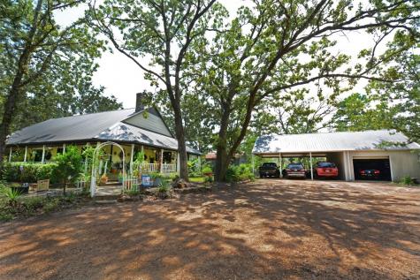 421 Vz County Road 4804 Chandler TX 75758