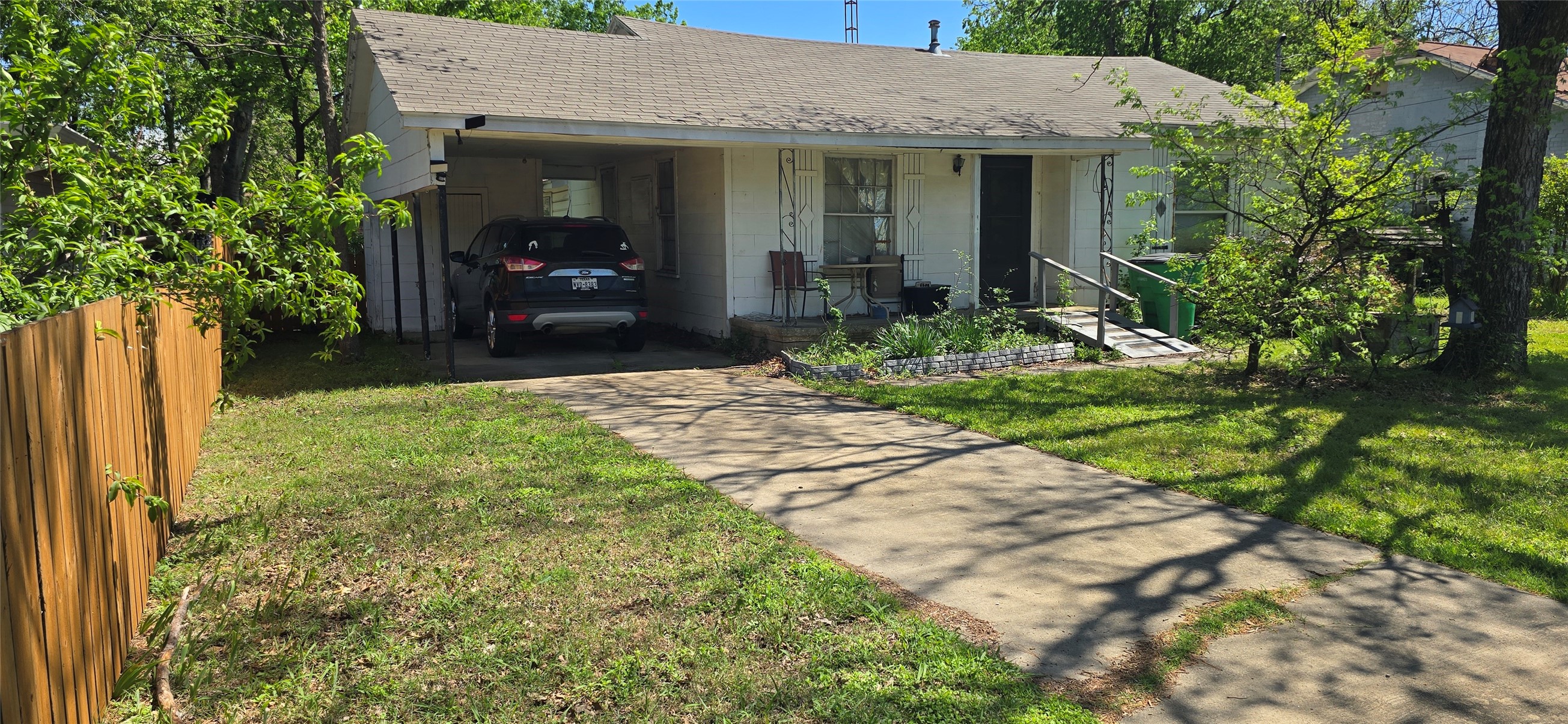 1006 S Grand Avenue Gainesville TX 76240