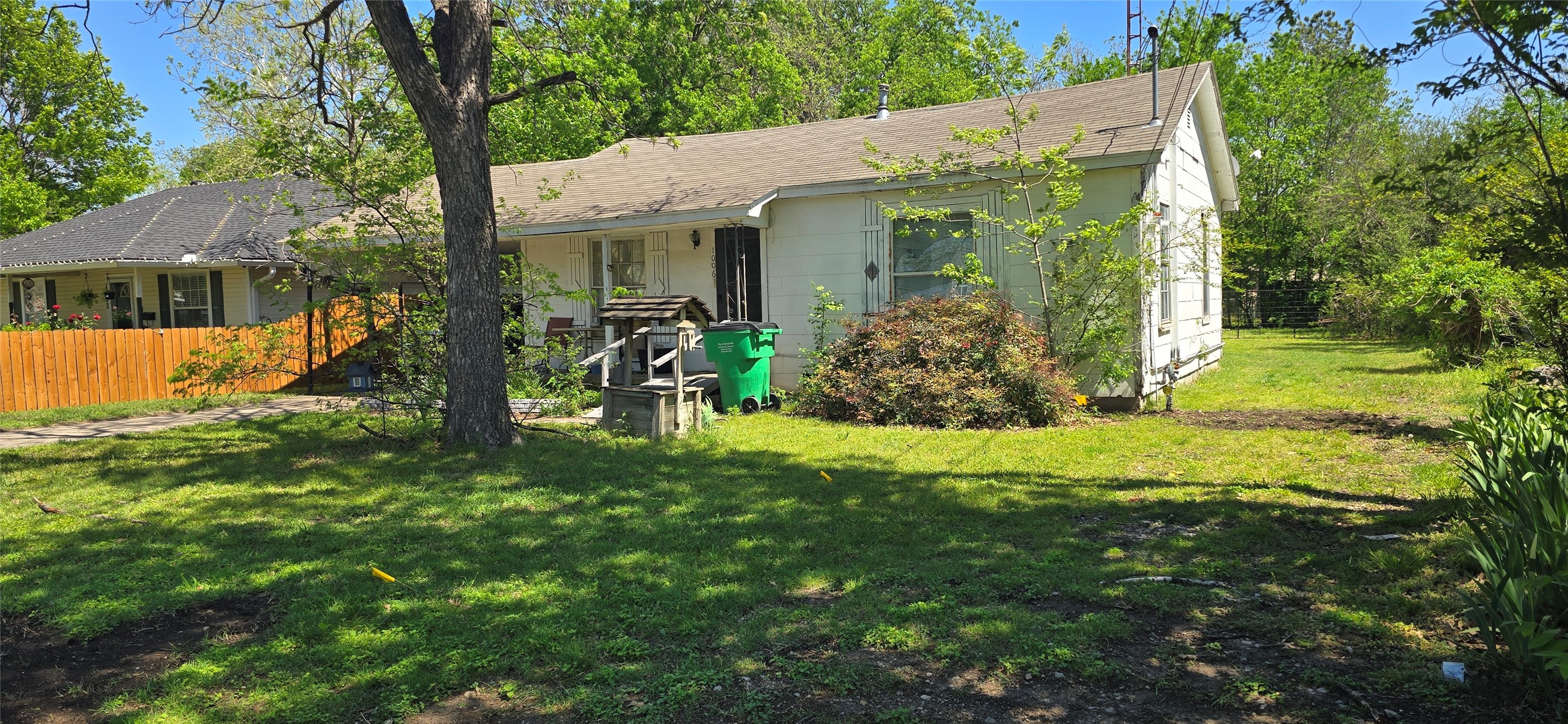 1006 S Grand Avenue Gainesville TX 76240