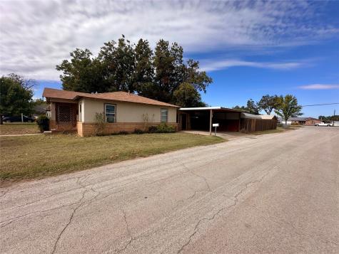 1000 W Custer Street Seymour TX 76380