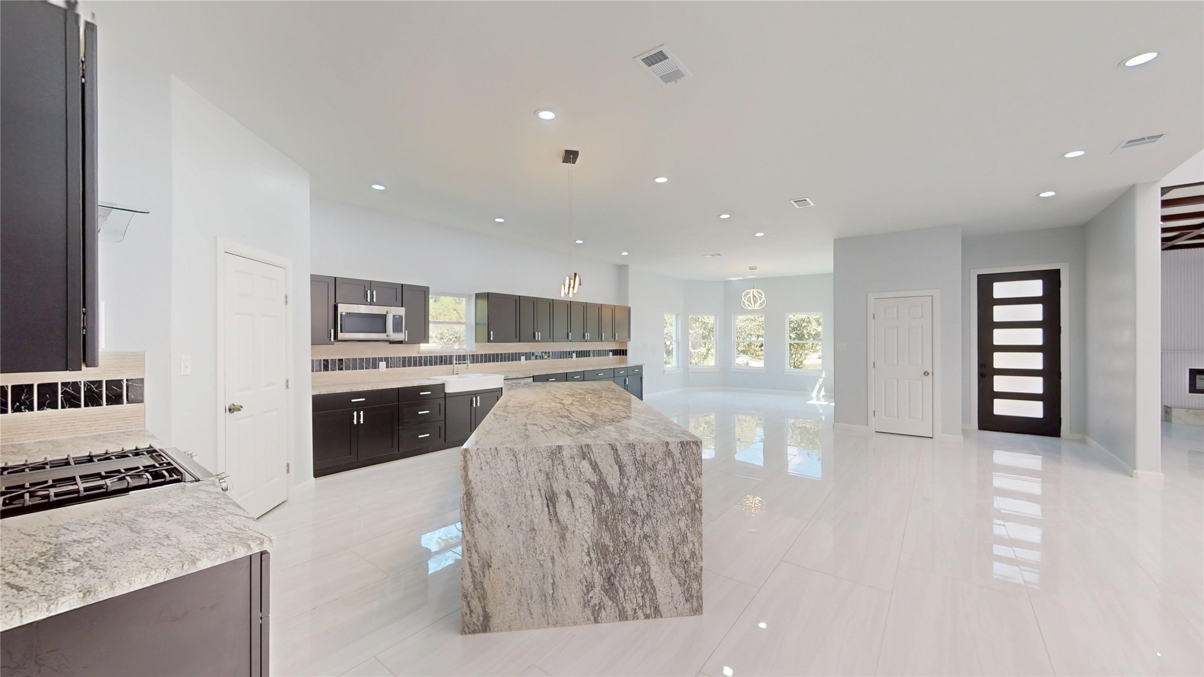 1718 Beaver Creek Circle Duncanville TX 75137