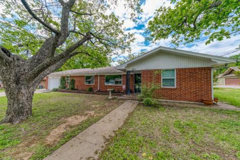 611 W Spring Street Weatherford TX 76086
