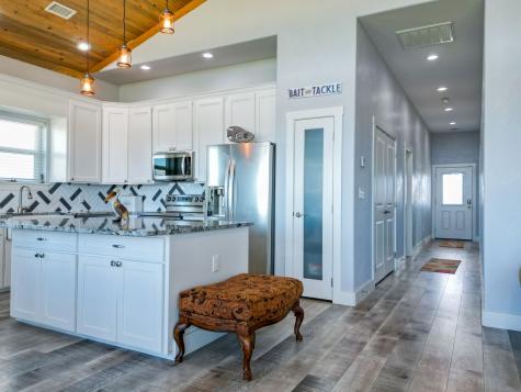 904 W Polk Avenue Port O Connor TX 77982