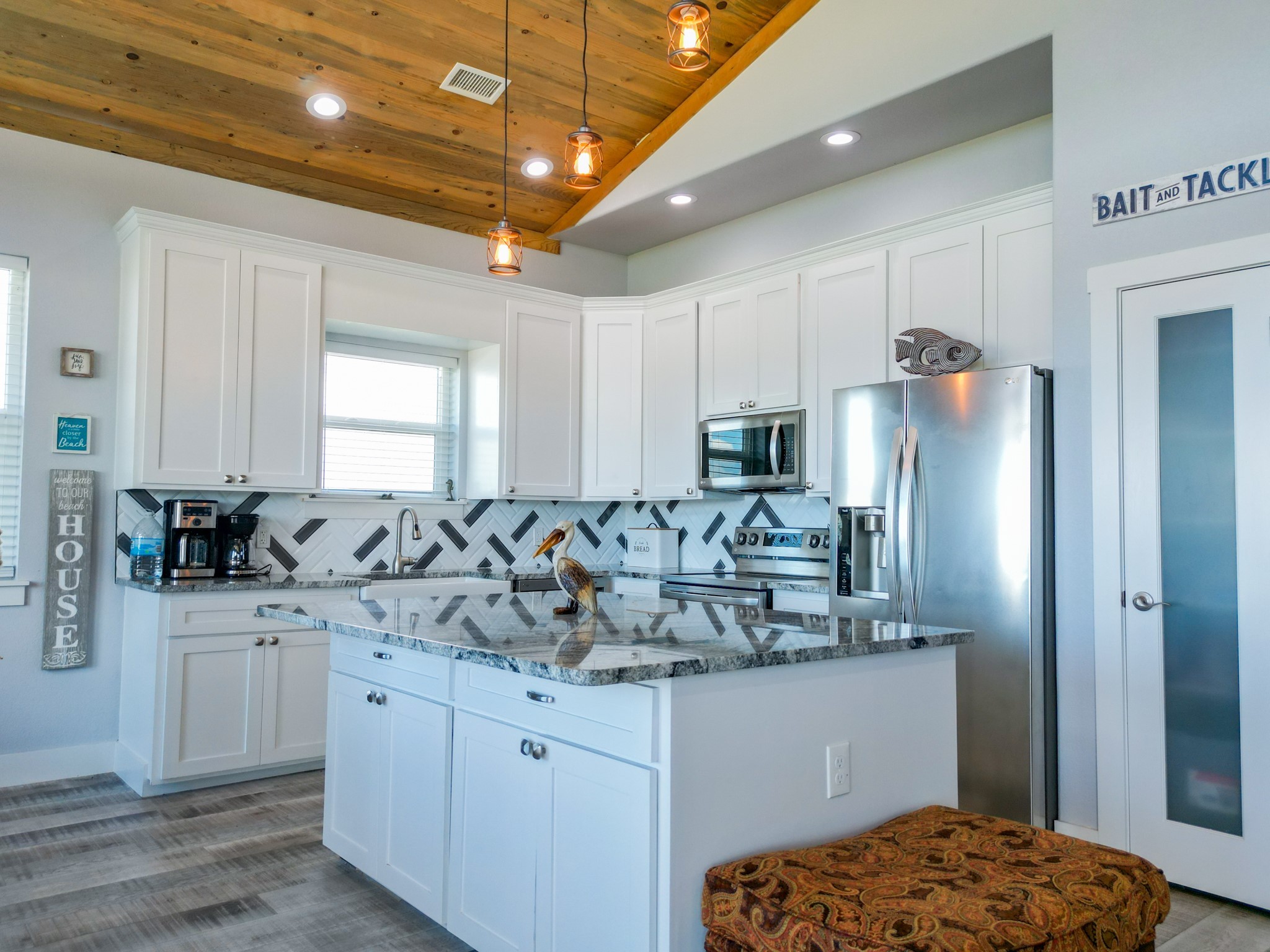 904 W Polk Avenue Port O Connor TX 77982