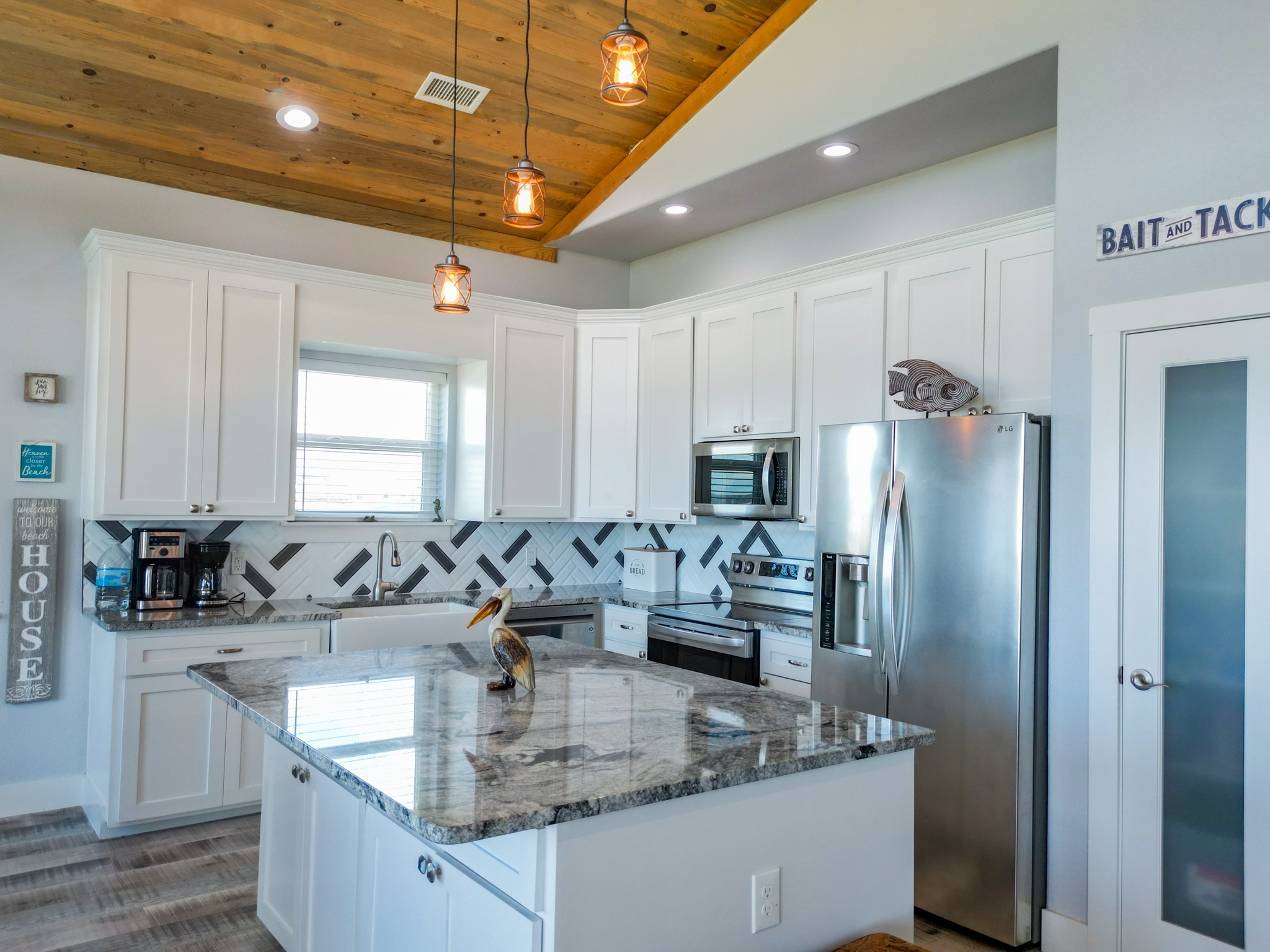 904 W Polk Avenue Port O Connor TX 77982