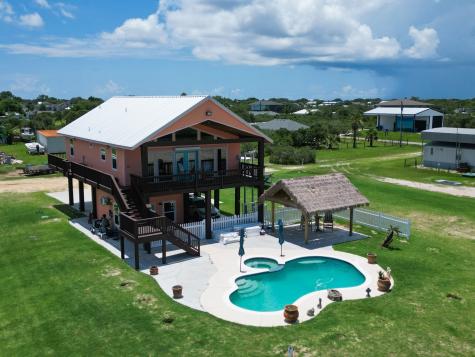 904 W Polk Avenue Port O Connor TX 77982