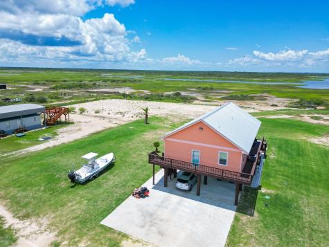 904 W Polk Avenue Port O Connor TX 77982