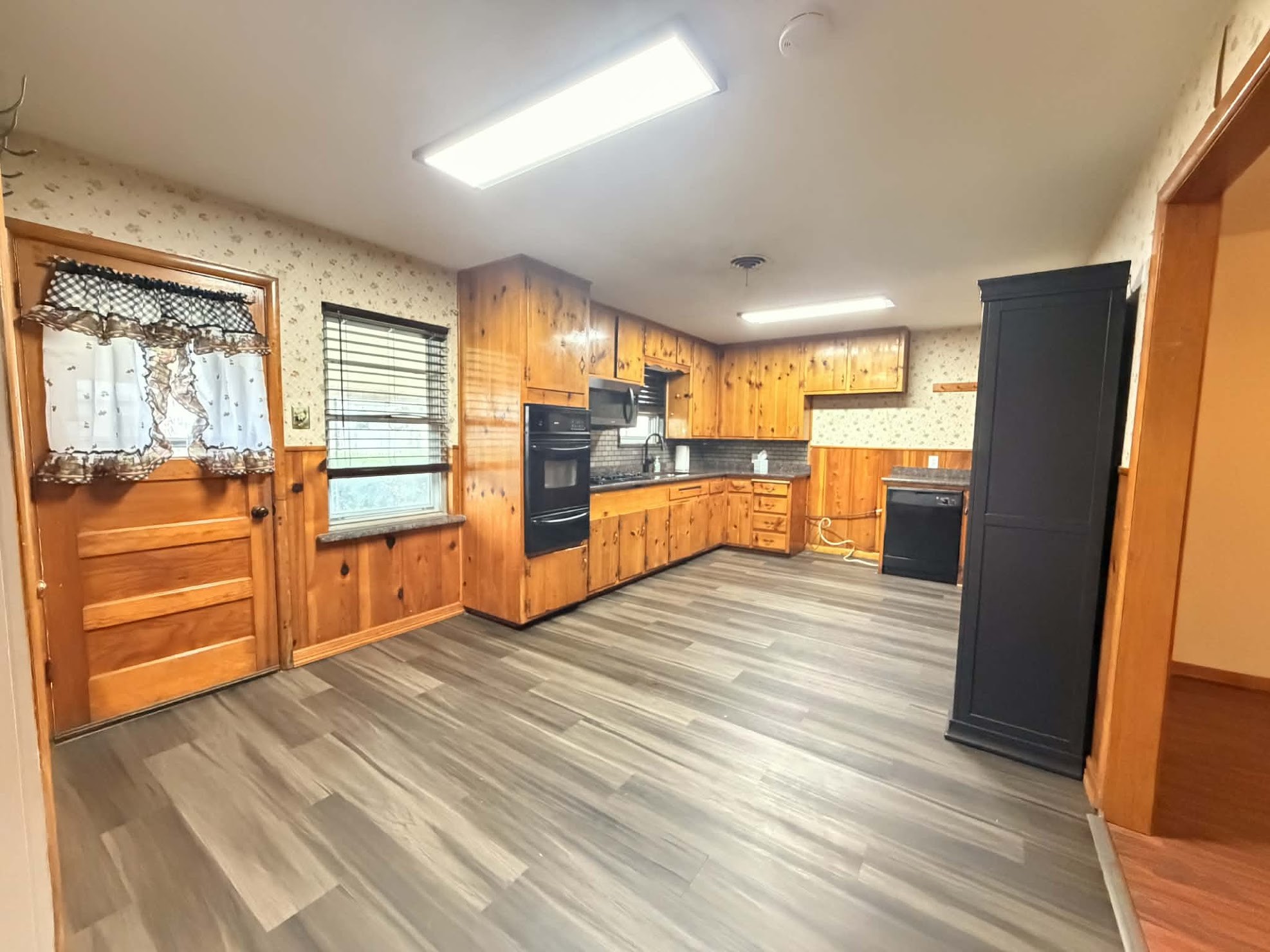 817 N Lacy Drive Lacy Lakeview TX 76705