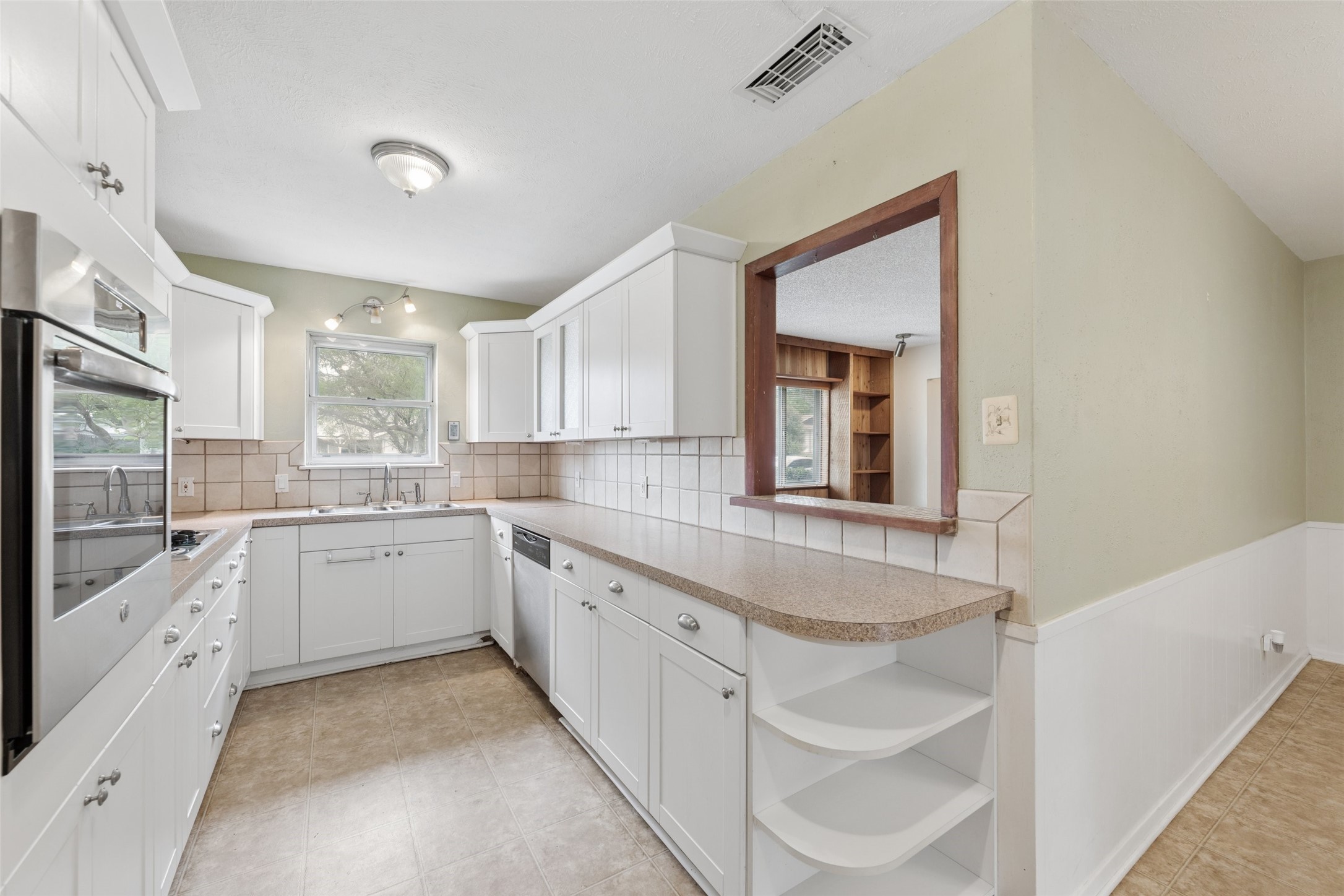 1607 Windlea Drive Euless TX 76040