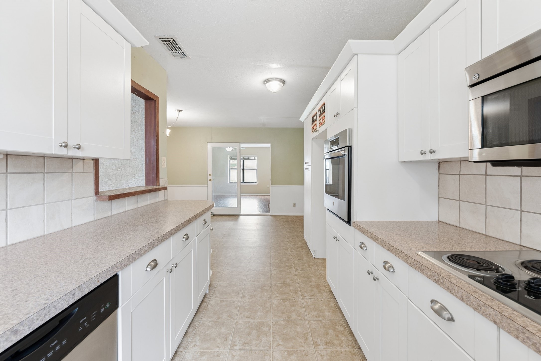 1607 Windlea Drive Euless TX 76040