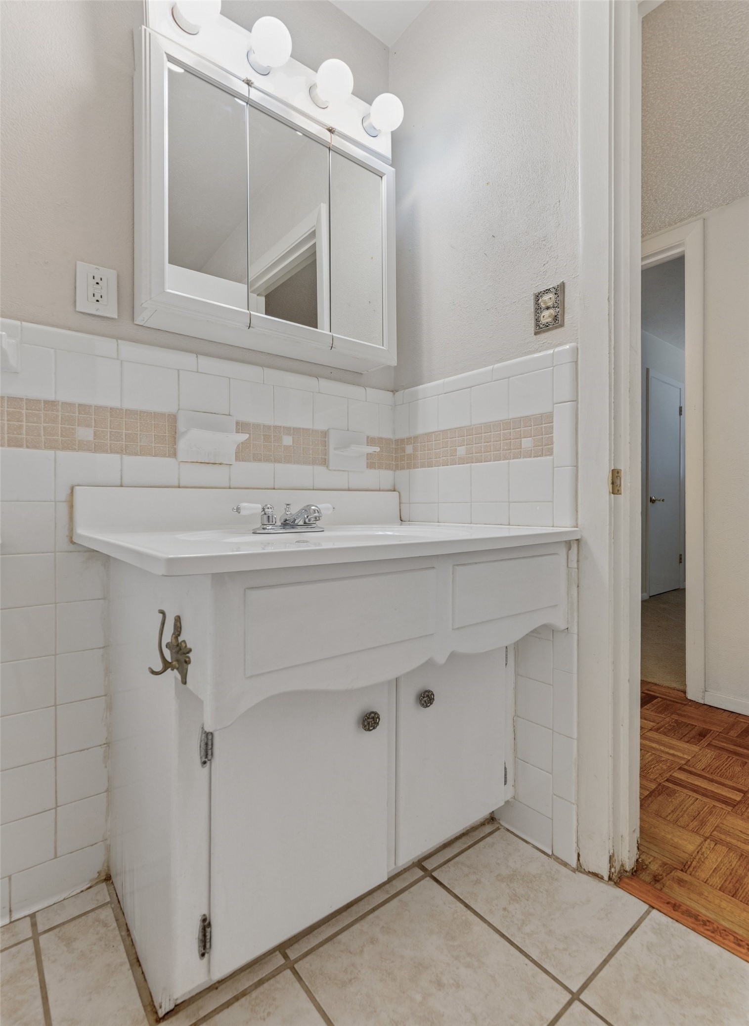 1607 Windlea Drive Euless TX 76040
