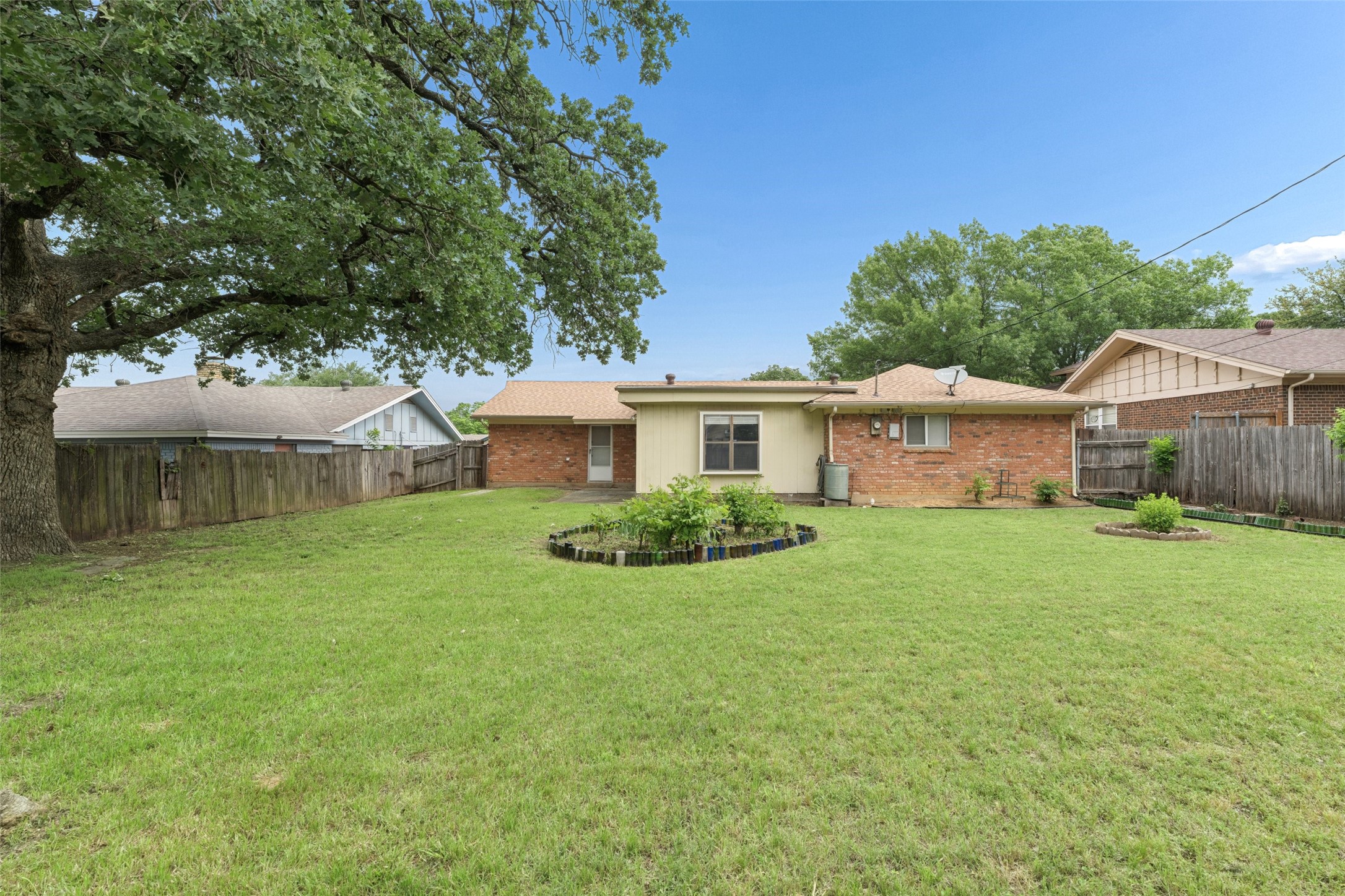 1607 Windlea Drive Euless TX 76040