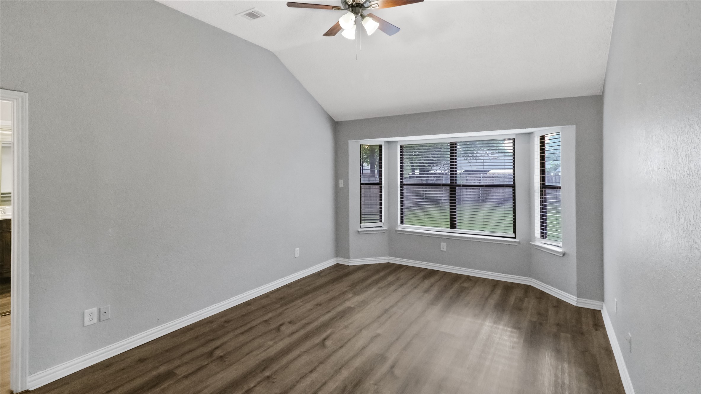 6305 Meadow Glen Drive Arlington TX 76018