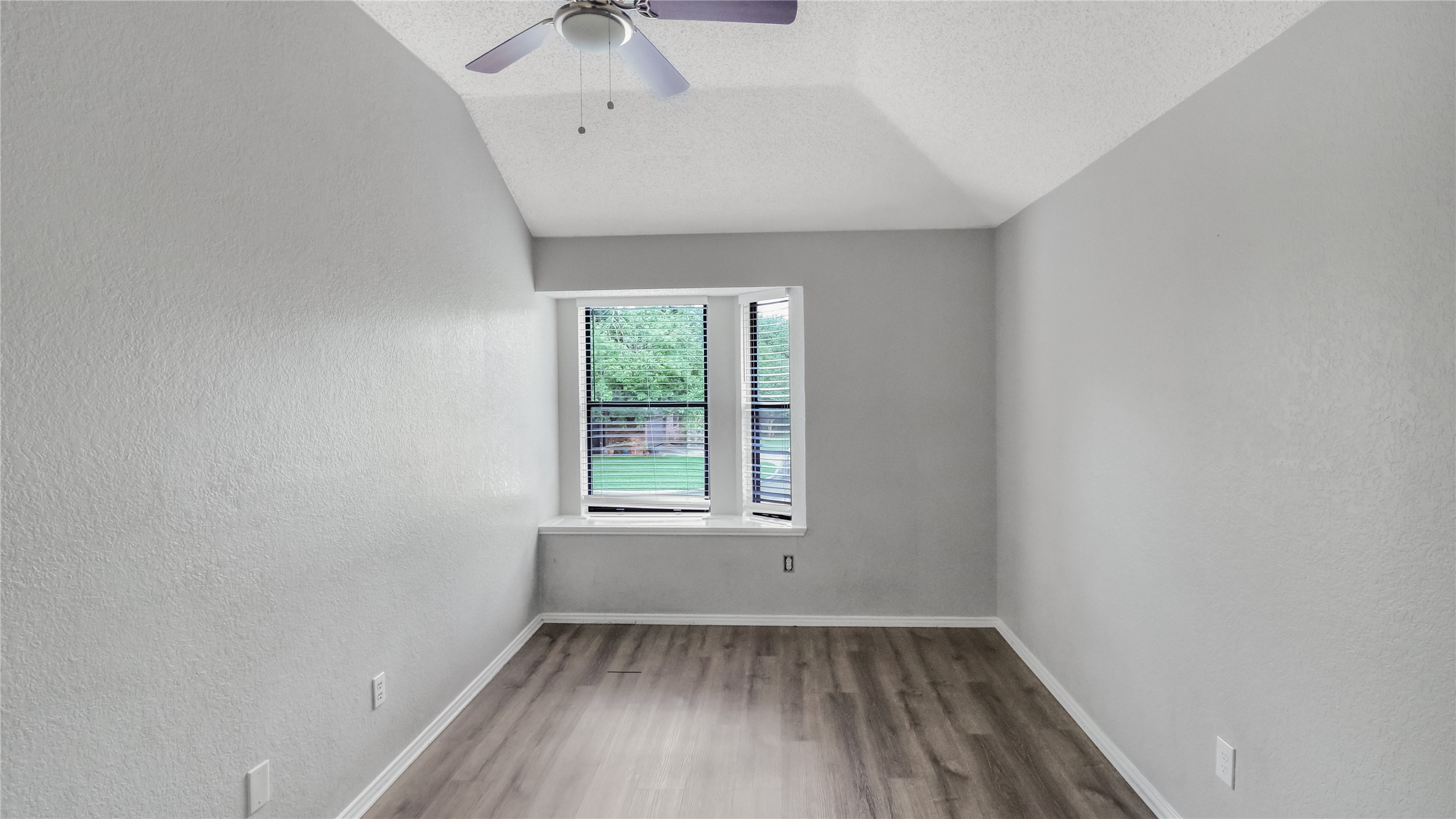 6305 Meadow Glen Drive Arlington TX 76018