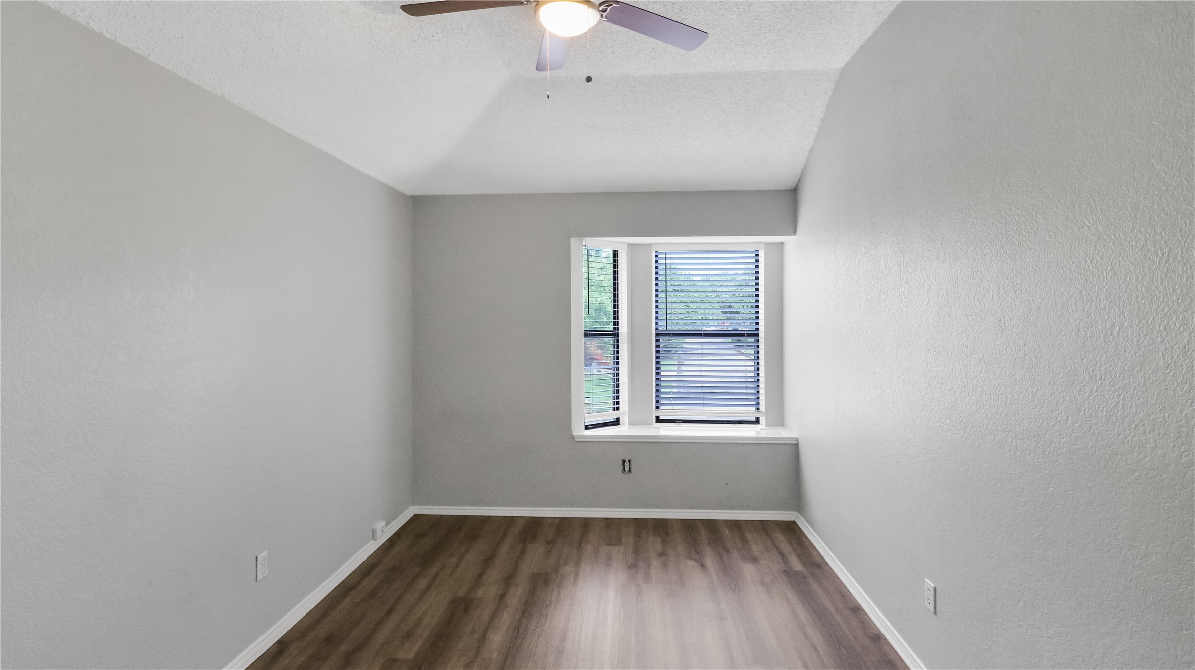 6305 Meadow Glen Drive Arlington TX 76018