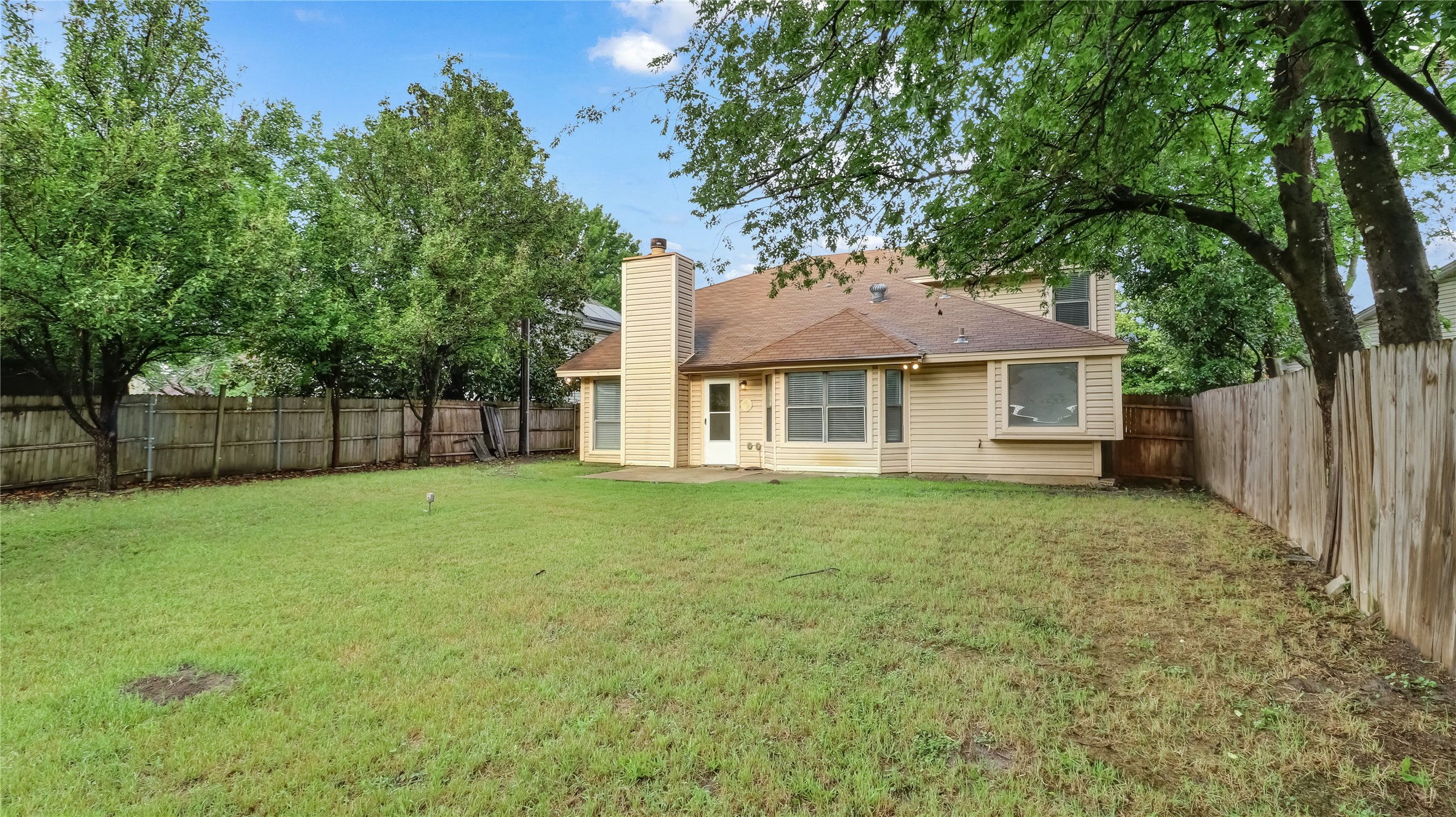 6305 Meadow Glen Drive Arlington TX 76018