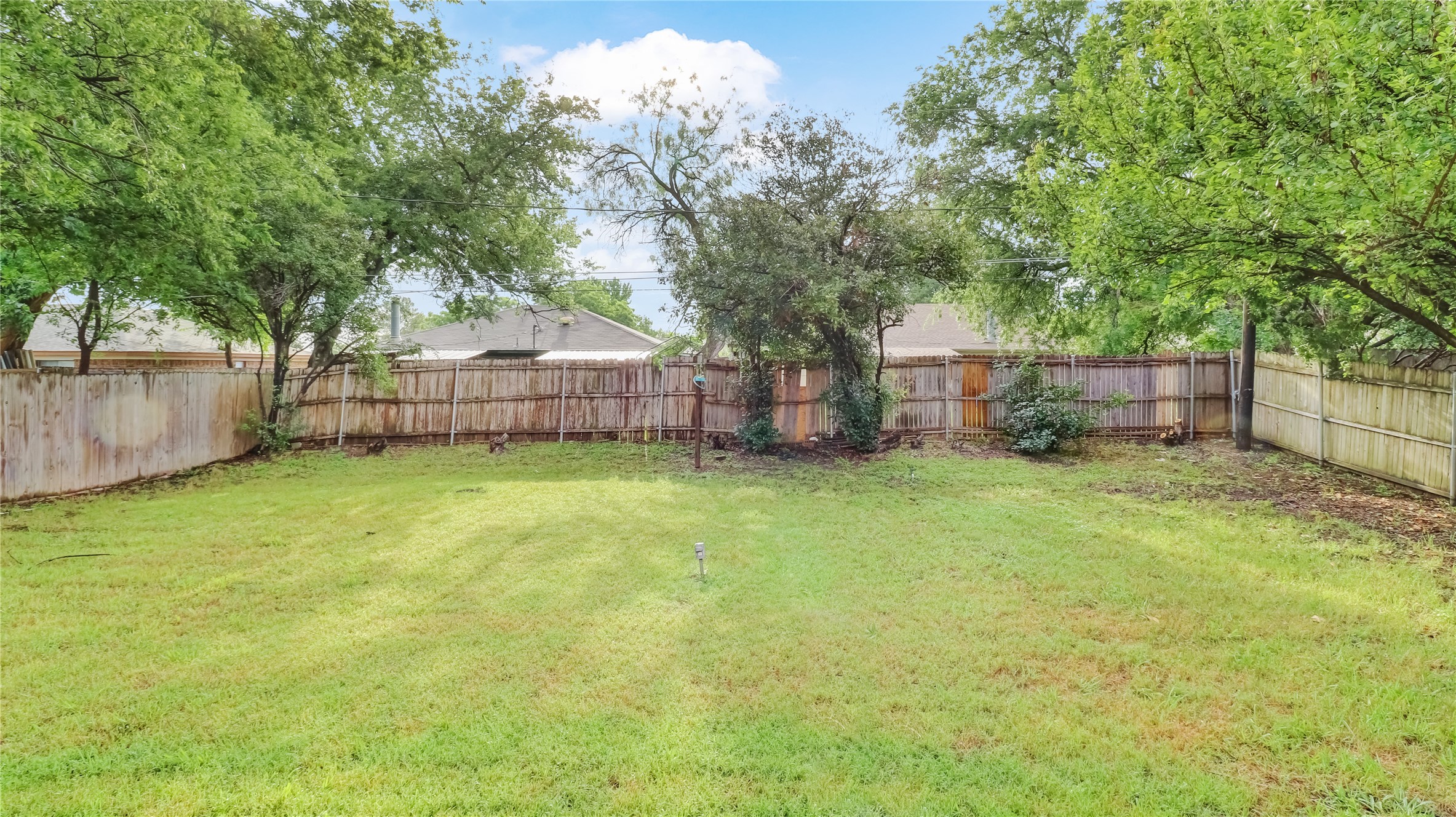 6305 Meadow Glen Drive Arlington TX 76018