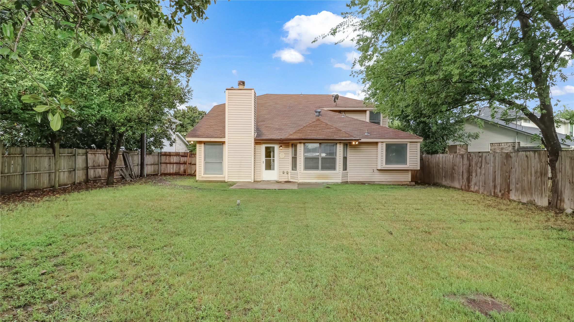 6305 Meadow Glen Drive Arlington TX 76018