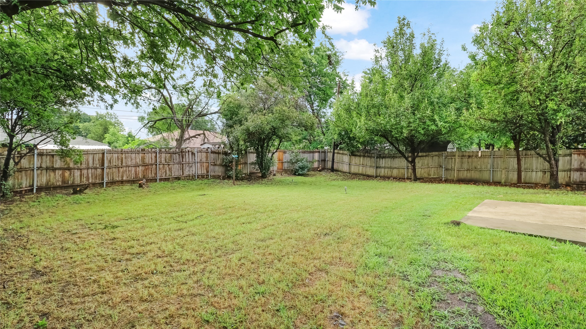 6305 Meadow Glen Drive Arlington TX 76018