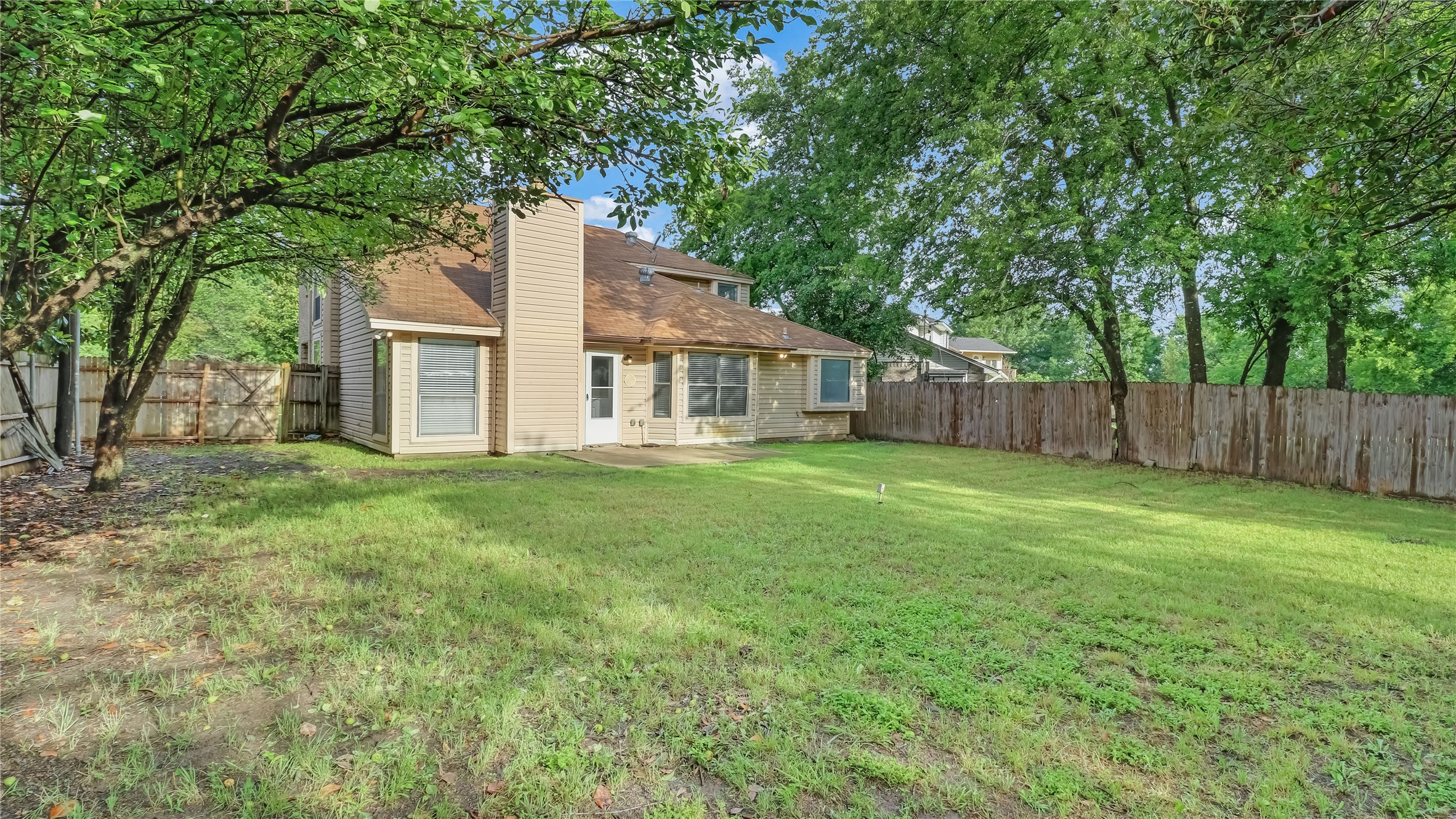 6305 Meadow Glen Drive Arlington TX 76018