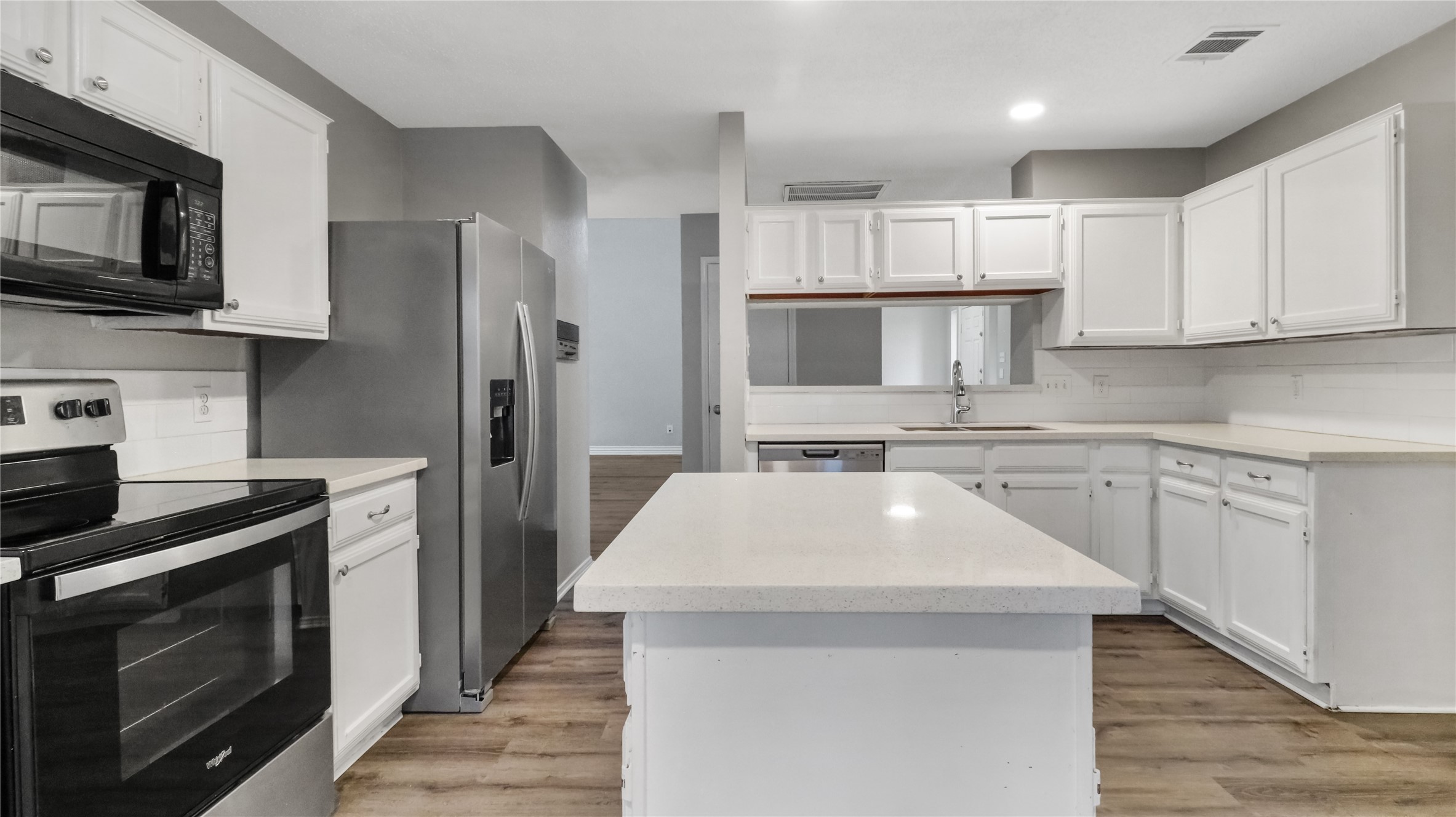 6305 Meadow Glen Drive Arlington TX 76018