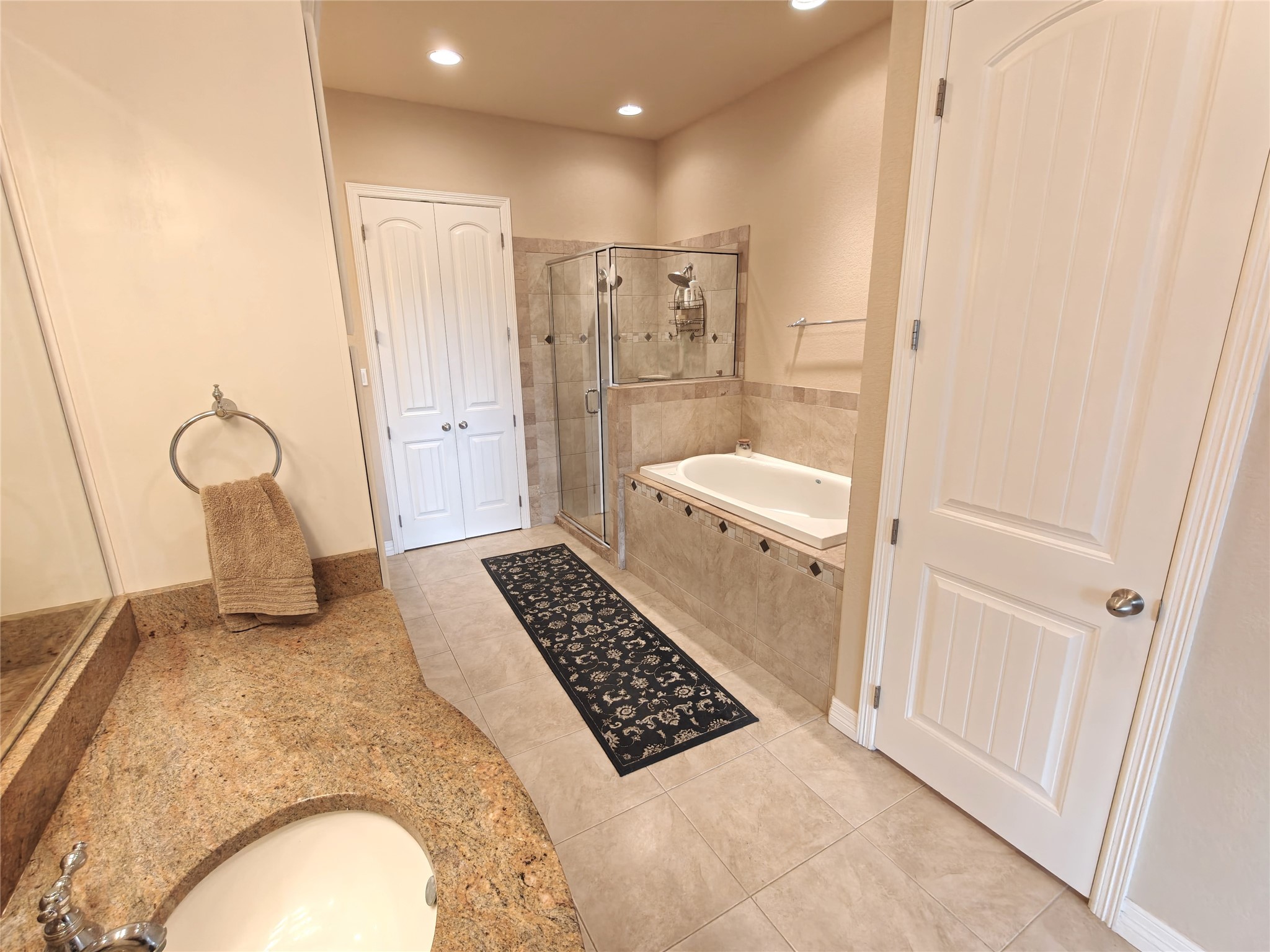 2541 Vineyard Drive Granbury TX 76048
