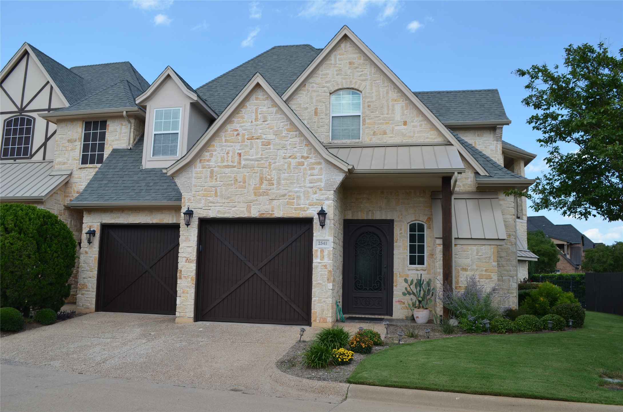 2541 Vineyard Drive Granbury TX 76048