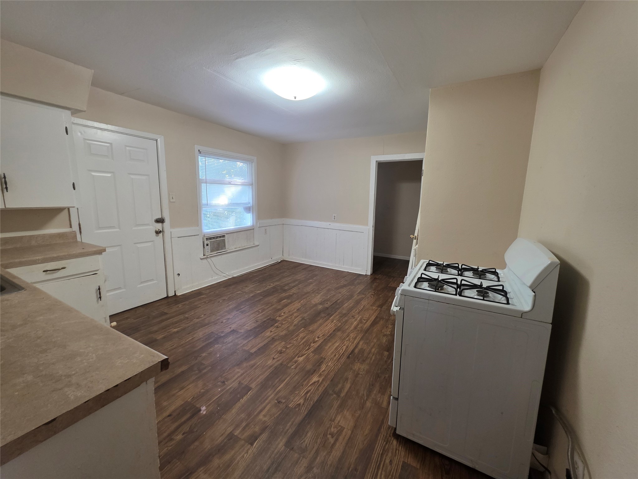 1205 N Anglin Street Cleburne TX 76031