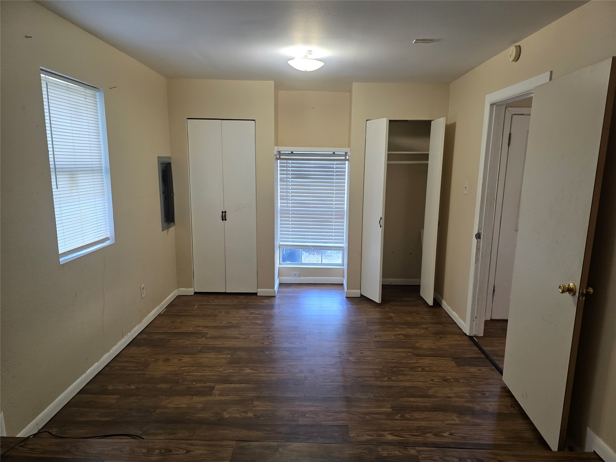 1205 N Anglin Street Cleburne TX 76031