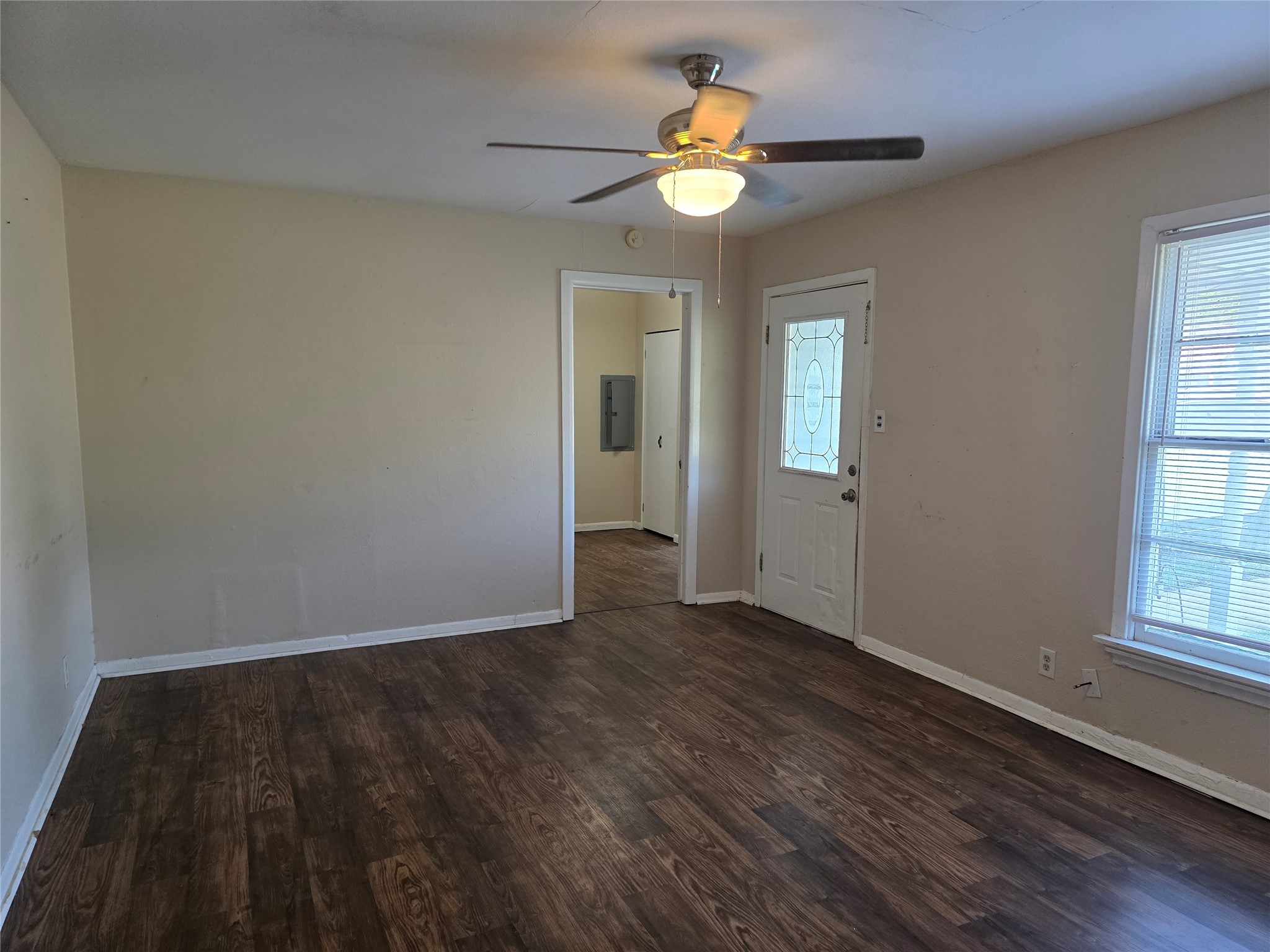 1205 N Anglin Street Cleburne TX 76031