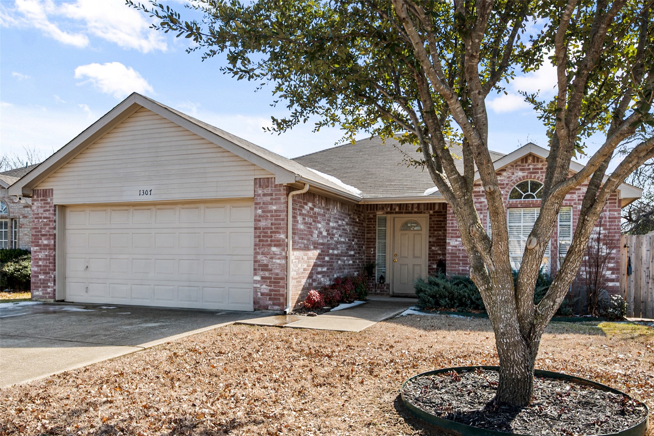 1307 Hidden Oaks Drive Mansfield TX 76063