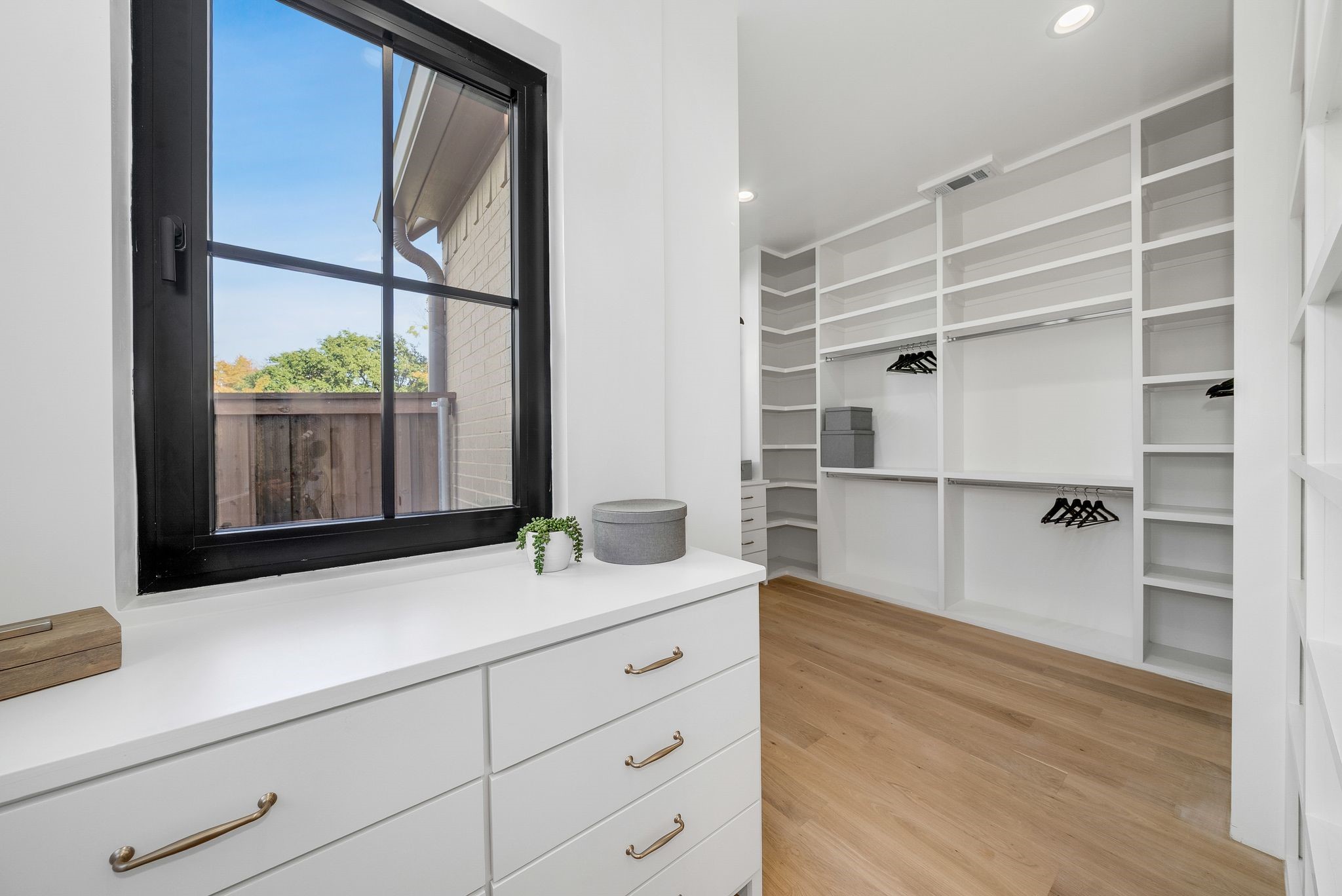 7004 Irongate Lane Dallas TX 75214