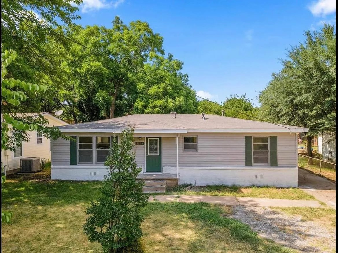 1529 E King Street Sherman TX 75090