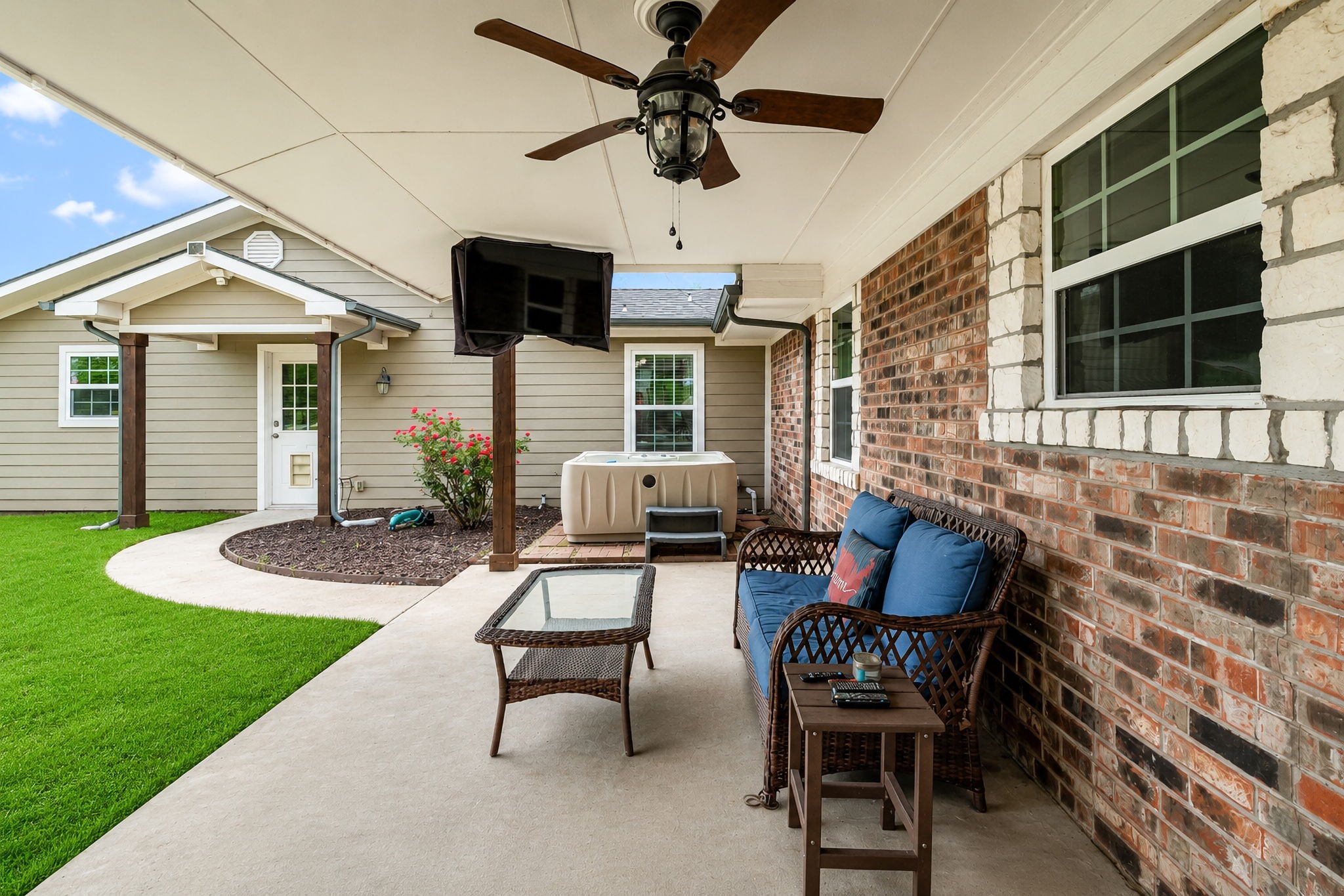 336 Meadows Estate Street Tom Bean TX 75491
