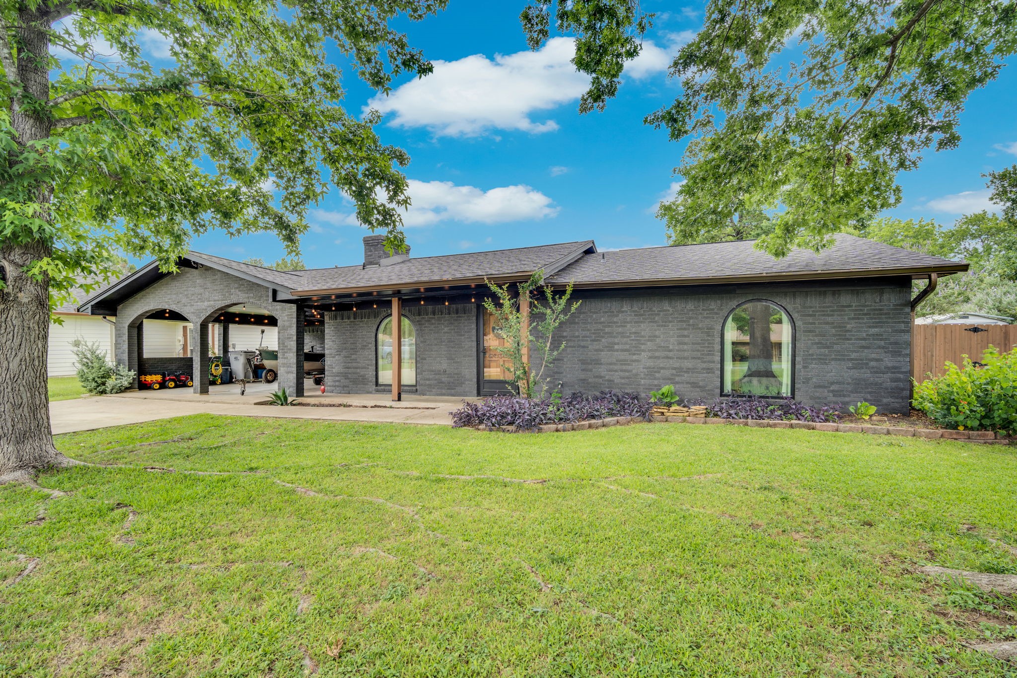 605 W 3rd Street Maypearl TX 76064