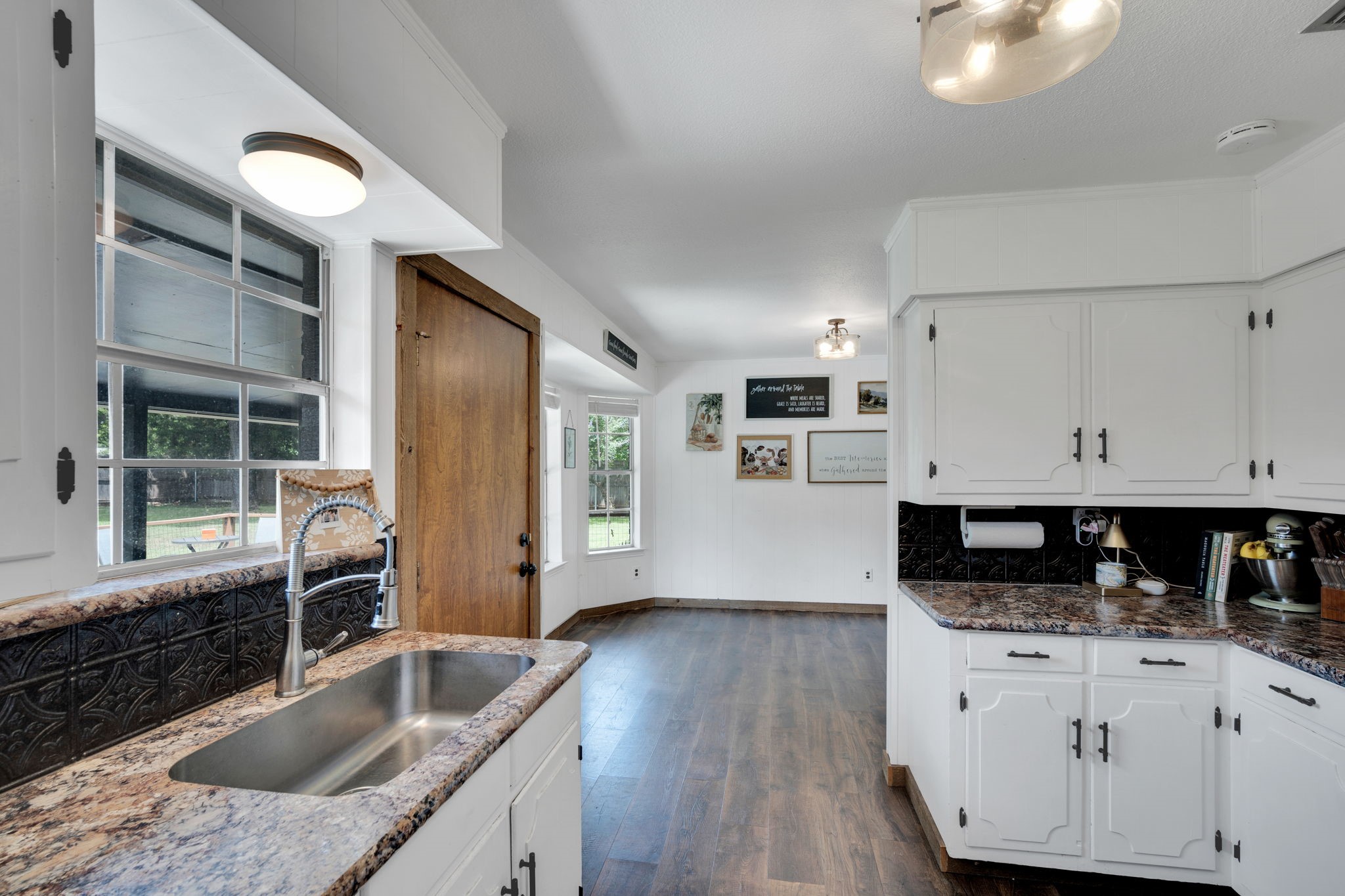 605 W 3rd Street Maypearl TX 76064