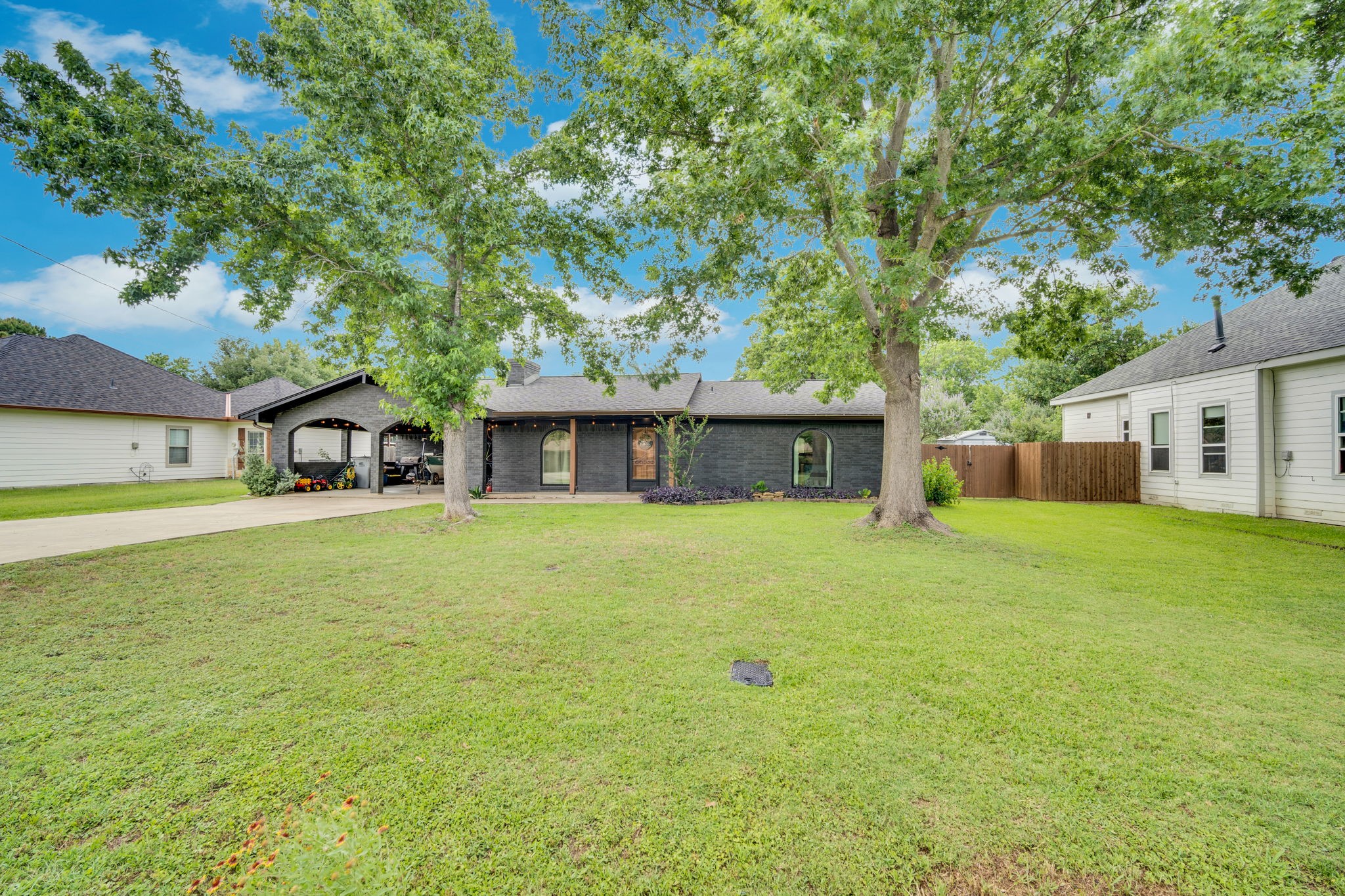 605 W 3rd Street Maypearl TX 76064