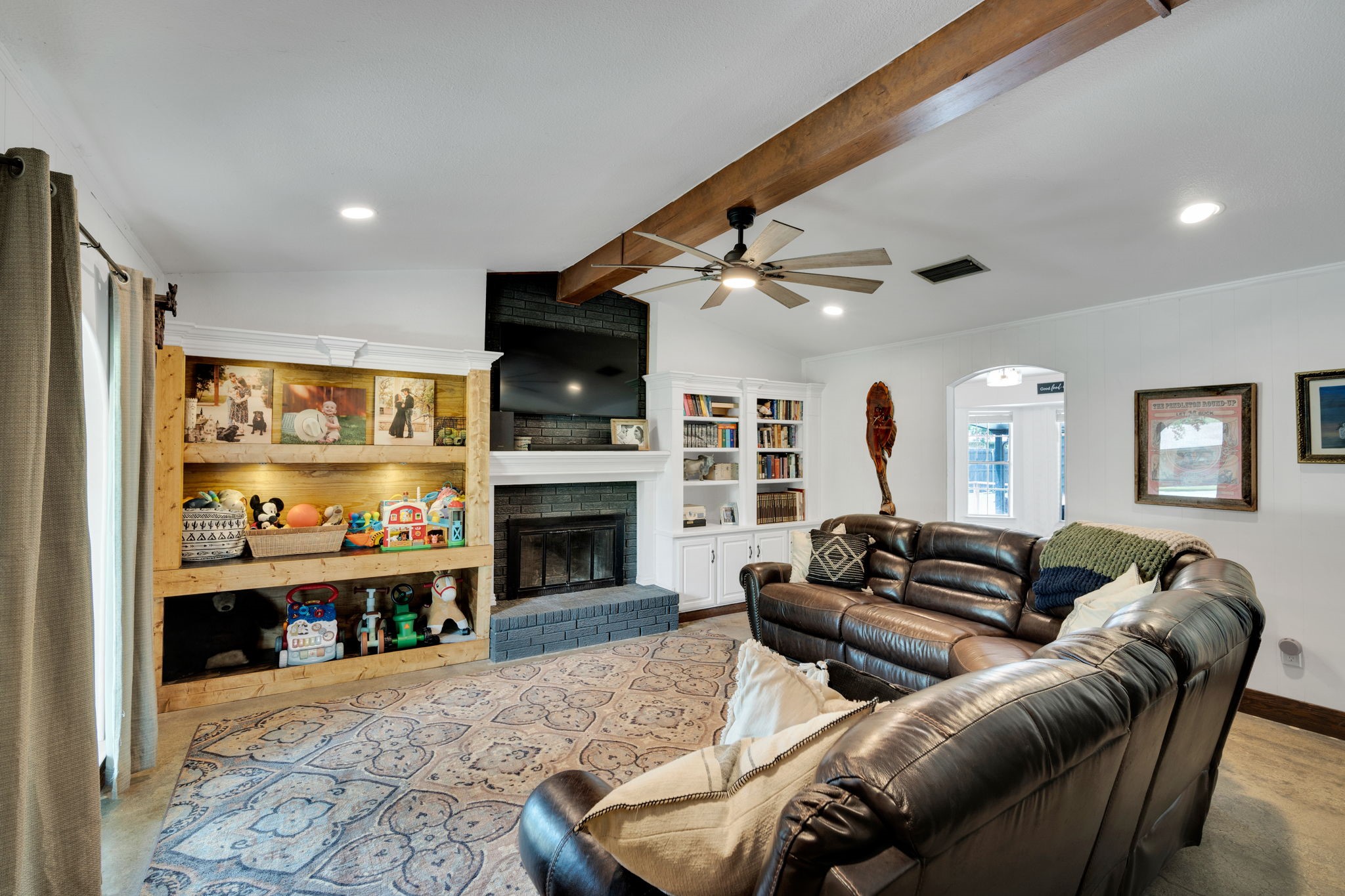 605 W 3rd Street Maypearl TX 76064