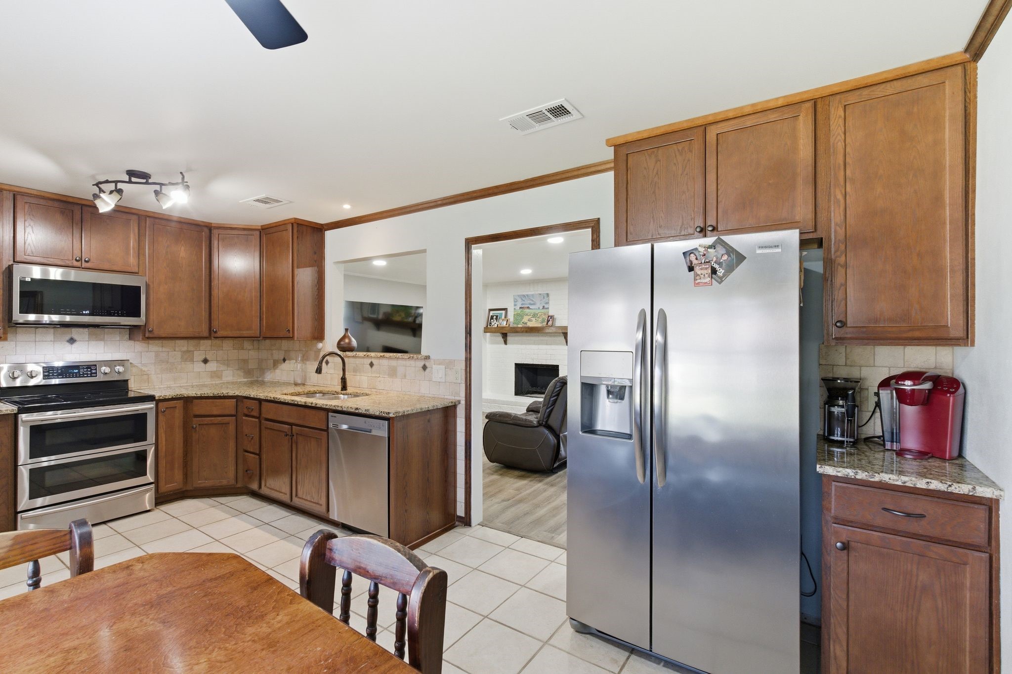 8516 Crestview Drive North Richland Hills TX 76182