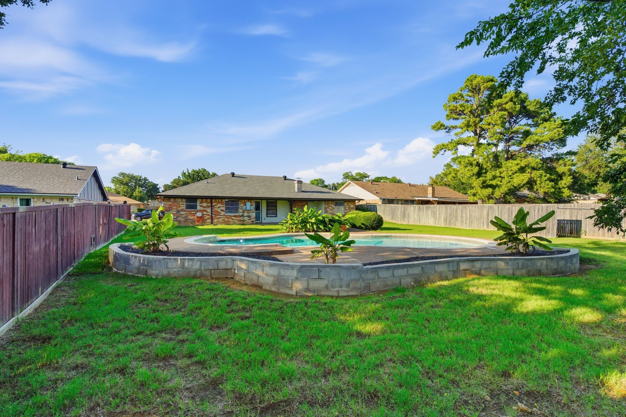 8516 Crestview Drive North Richland Hills TX 76182