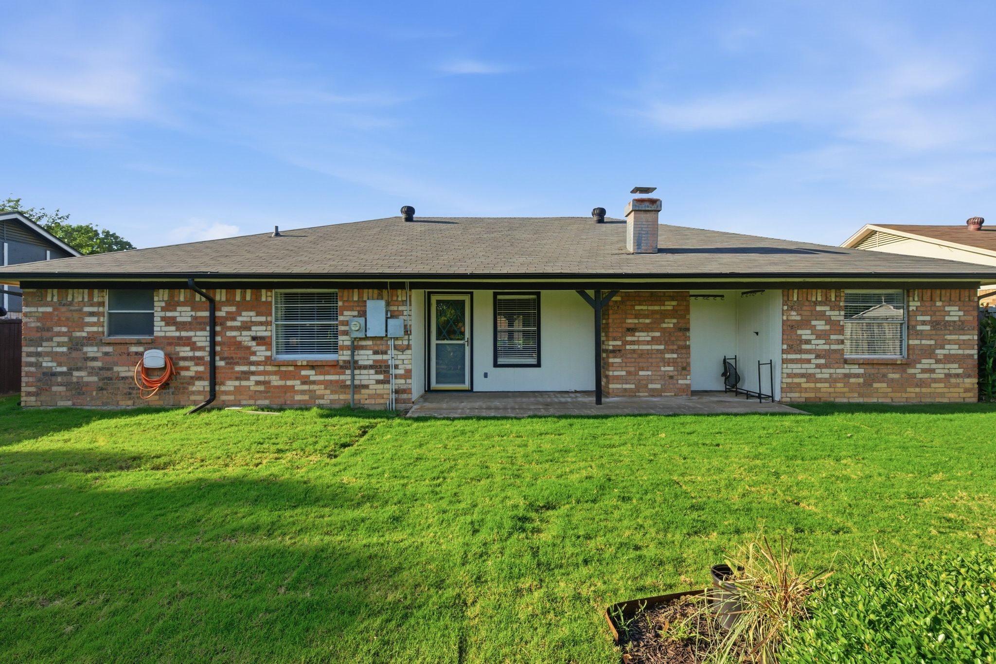 8516 Crestview Drive North Richland Hills TX 76182