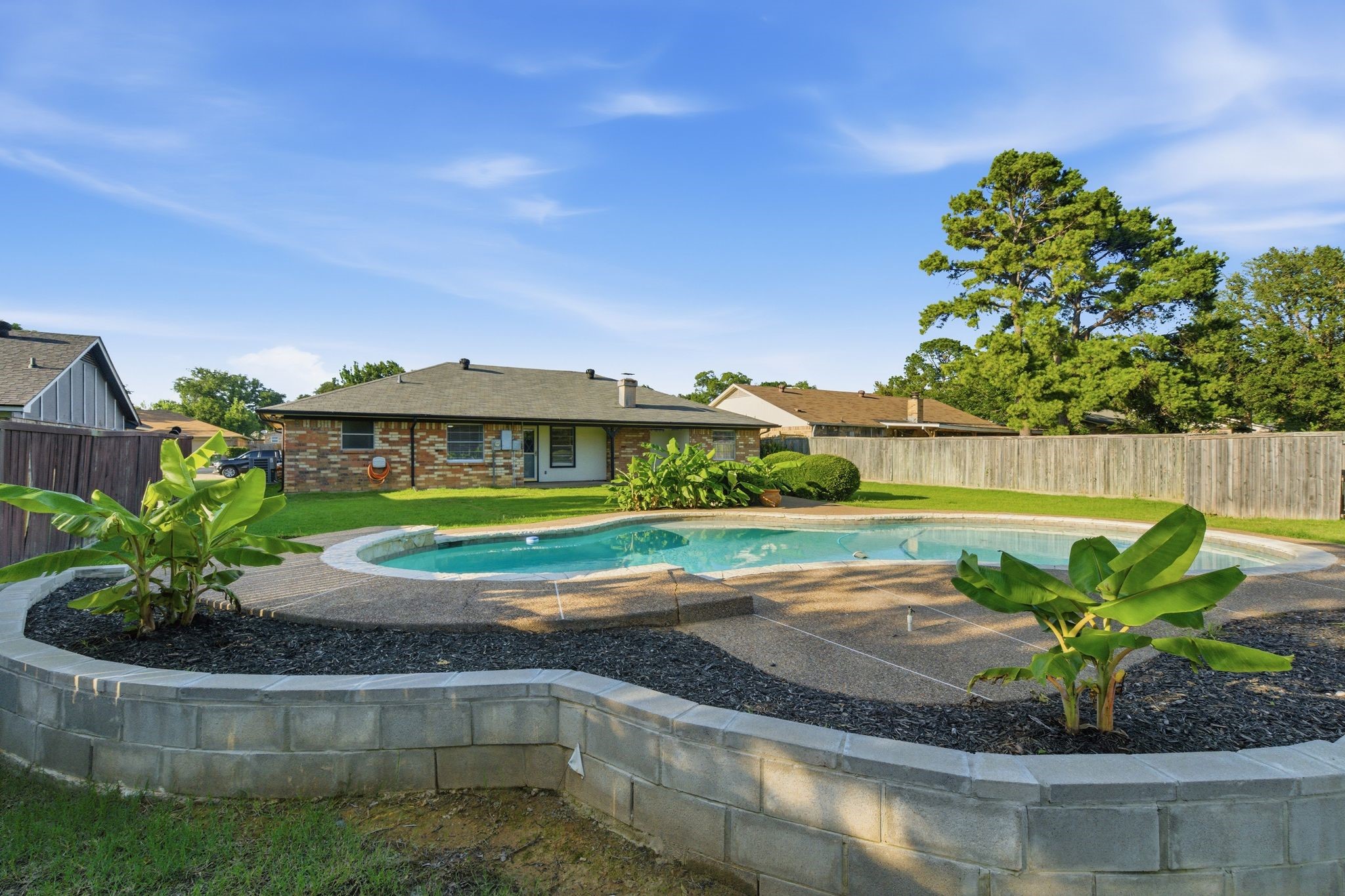 8516 Crestview Drive North Richland Hills TX 76182