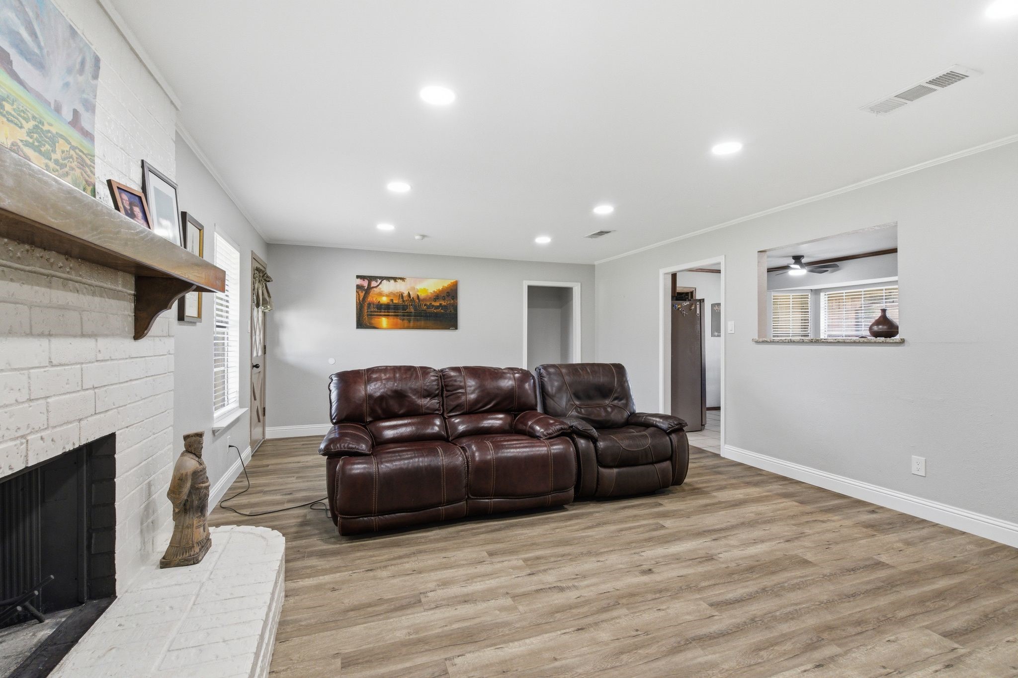 8516 Crestview Drive North Richland Hills TX 76182