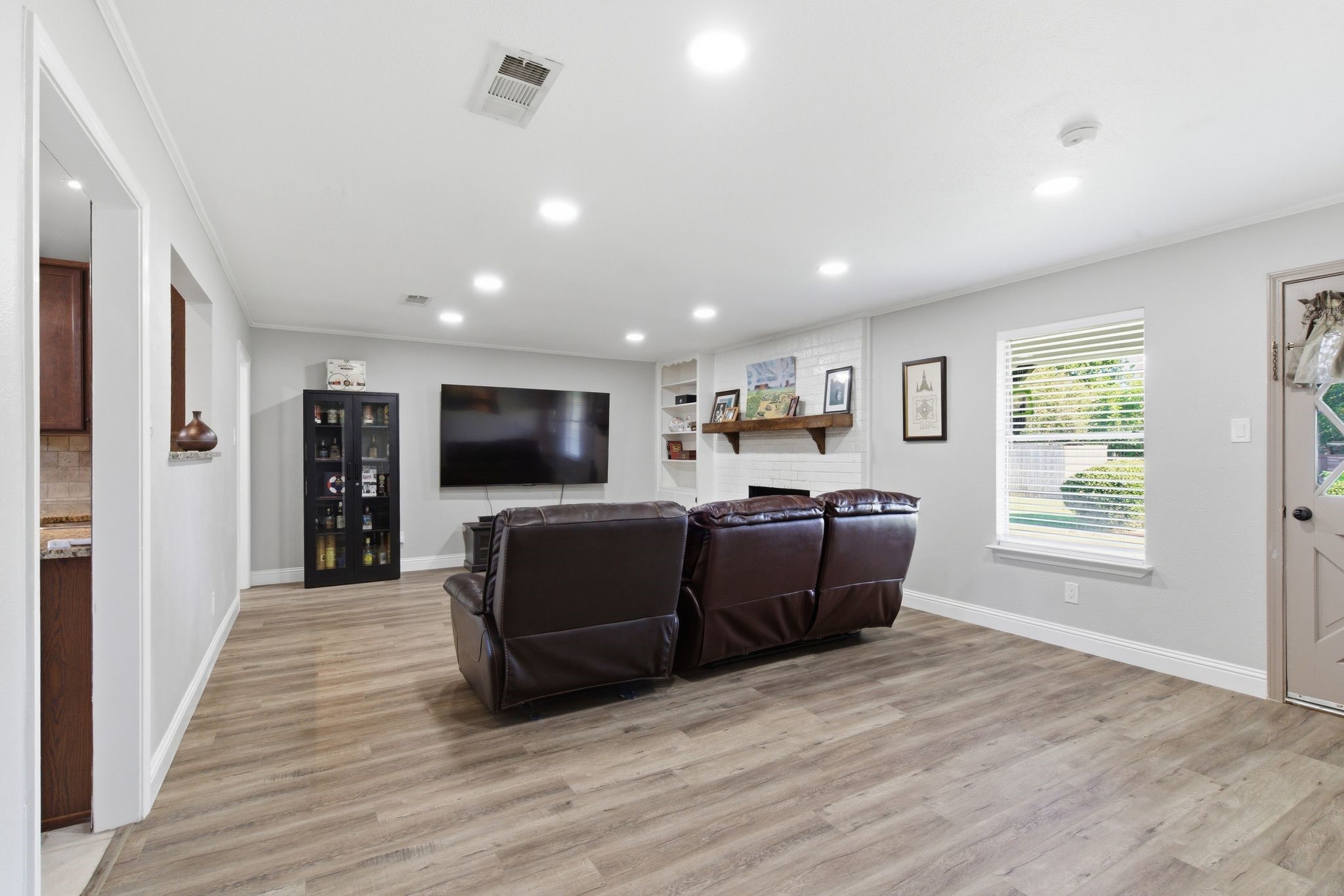 8516 Crestview Drive North Richland Hills TX 76182