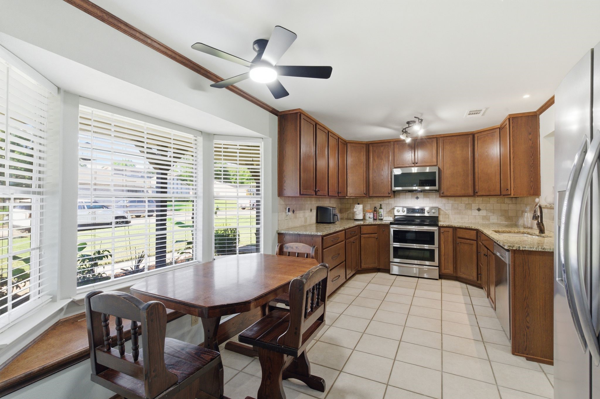 8516 Crestview Drive North Richland Hills TX 76182